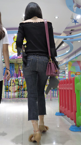 13211bbh5dc10cu4.jpg