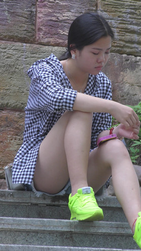 802015b54bz5nve.jpg