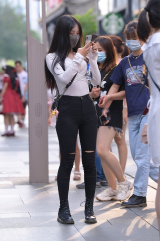 4765uvj01irim2e.jpg