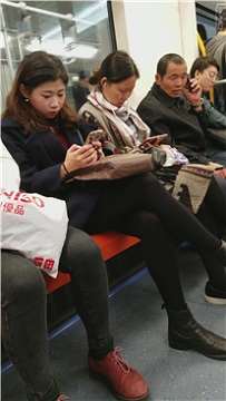 5969lapiq3d2qfr.jpg