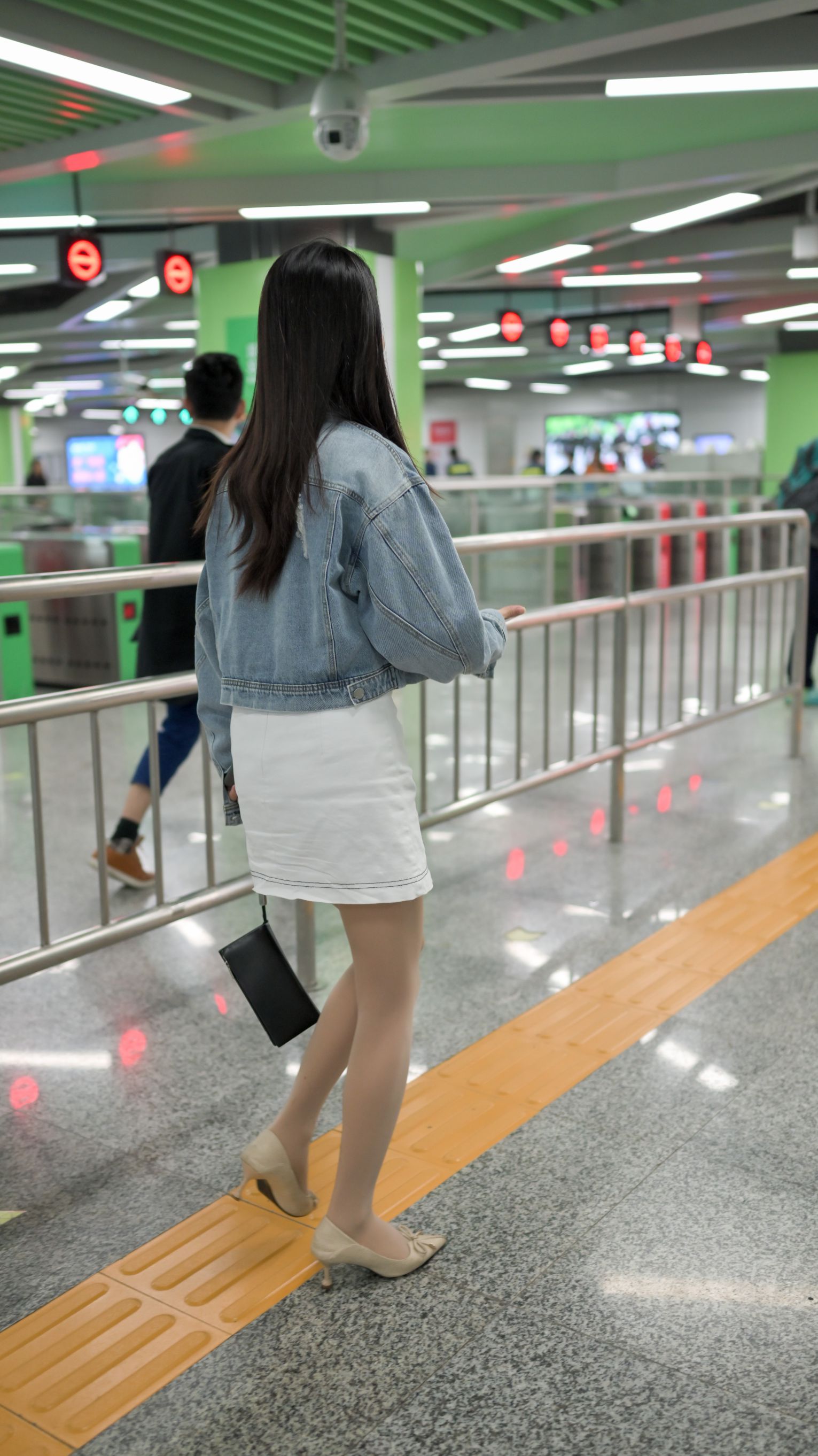 6070-kjijjbcazi5.jpg
