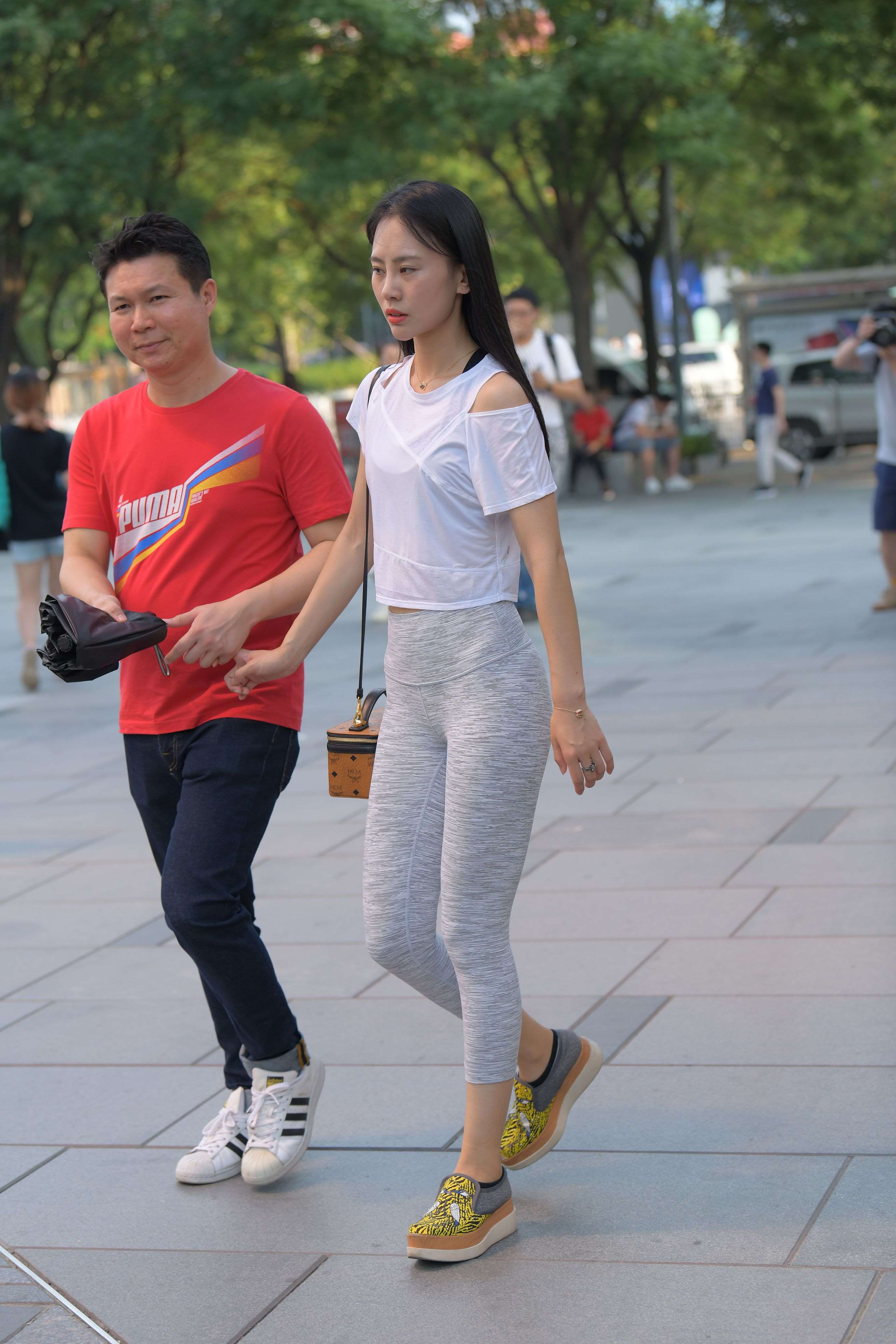 38738bozue55pbac.jpg