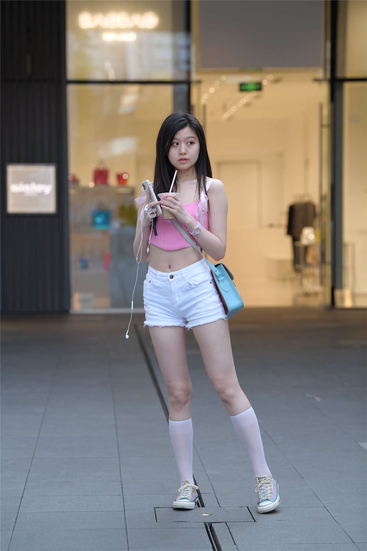 105469-mlahn5auqz4.jpg