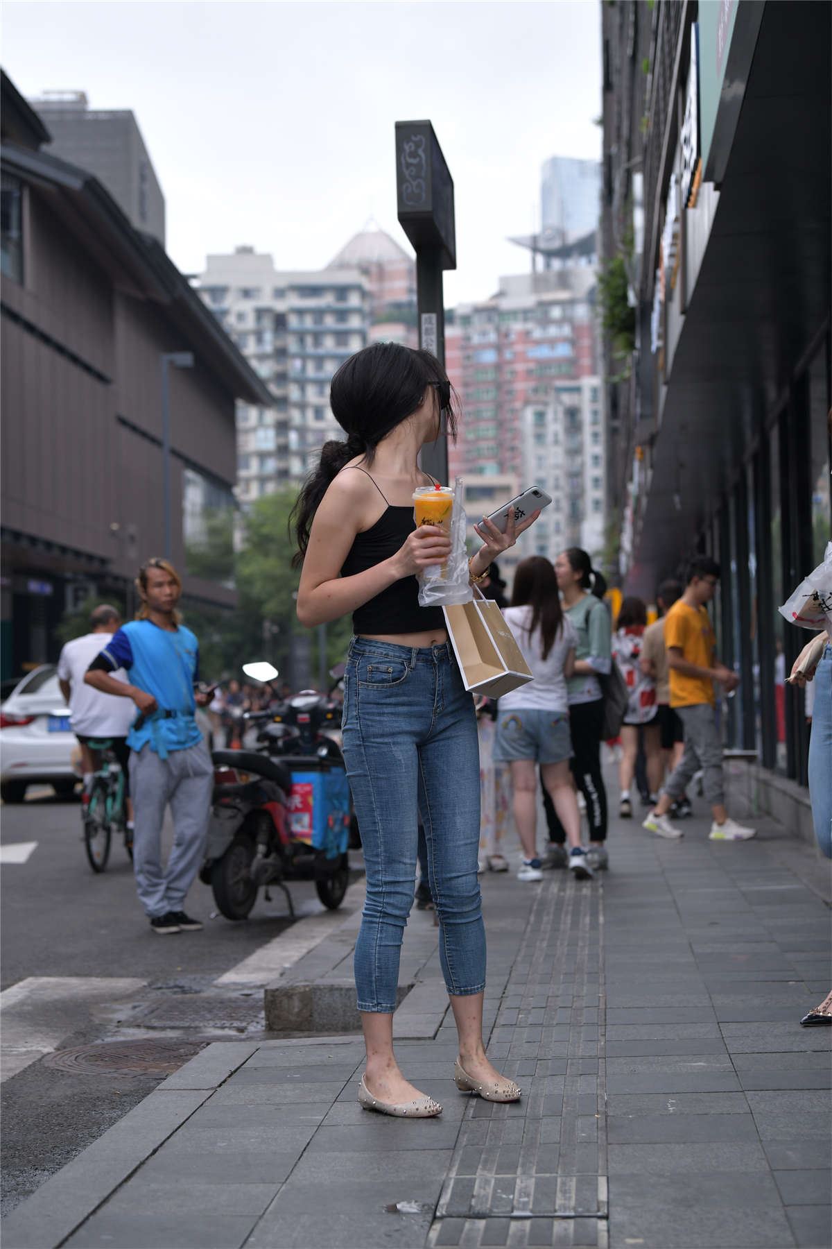105960-y4211xf0ag3.jpg