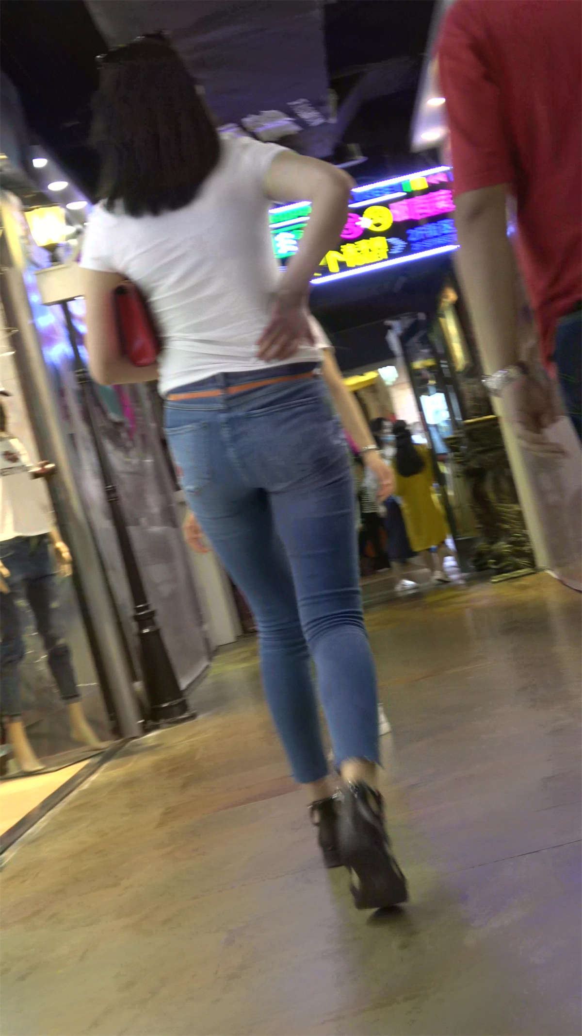 82235-scruqg0hw15.jpg