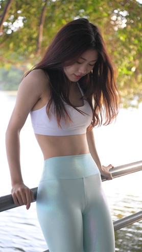 8544aexs54tpbi5.jpg
