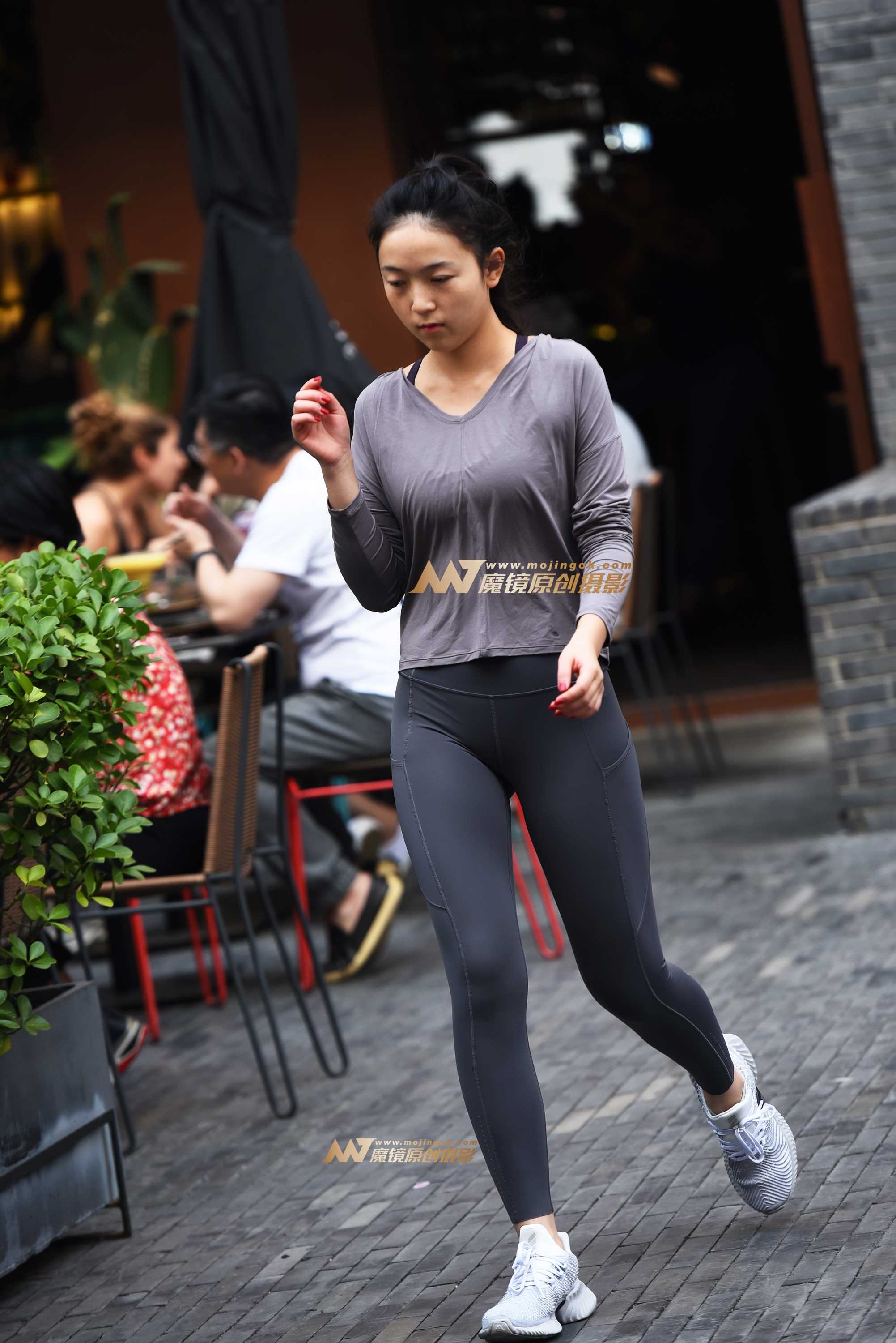 28031-lxuesneh4da.jpg
