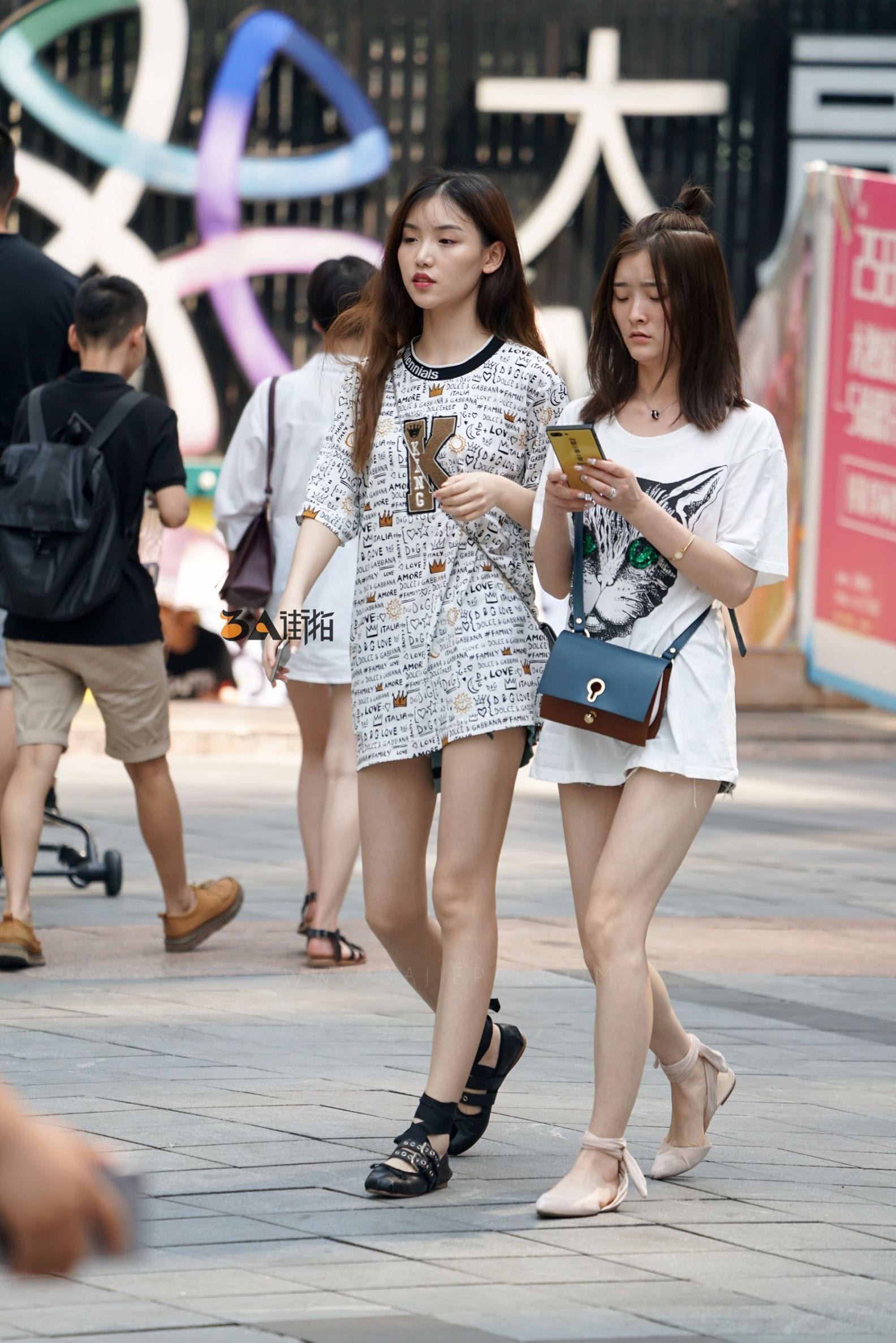 205043-ymyf2ugj2n4.jpg