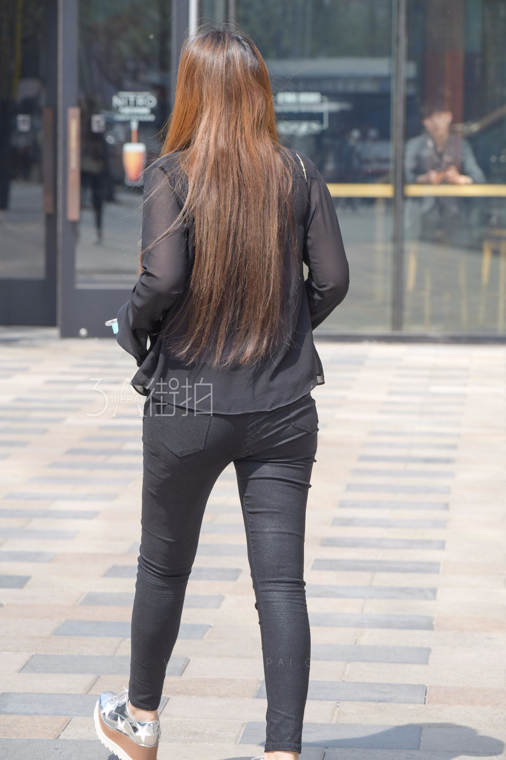 212433-lebiknvkro5.jpg