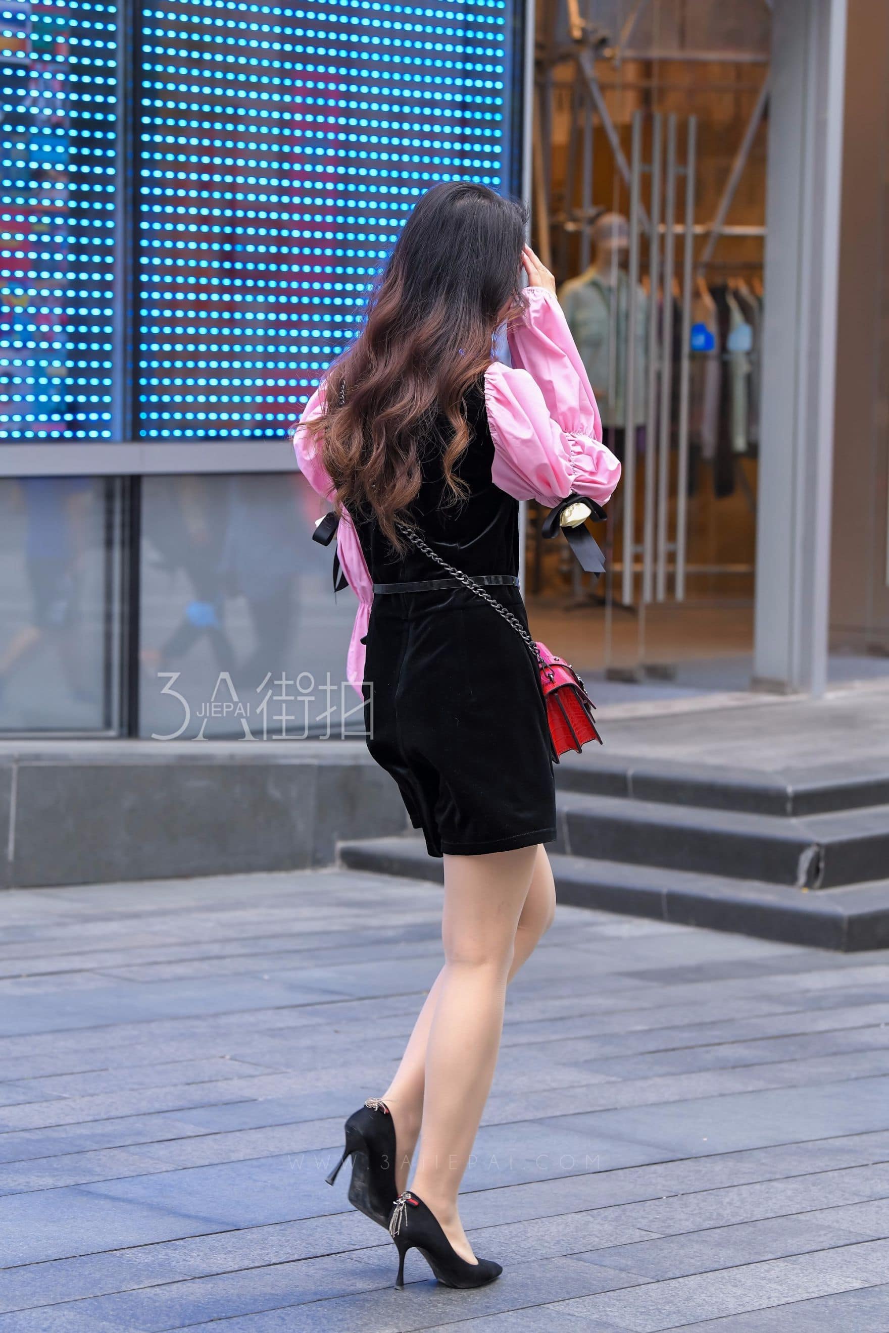 213108-a2waaqzvscr.jpg