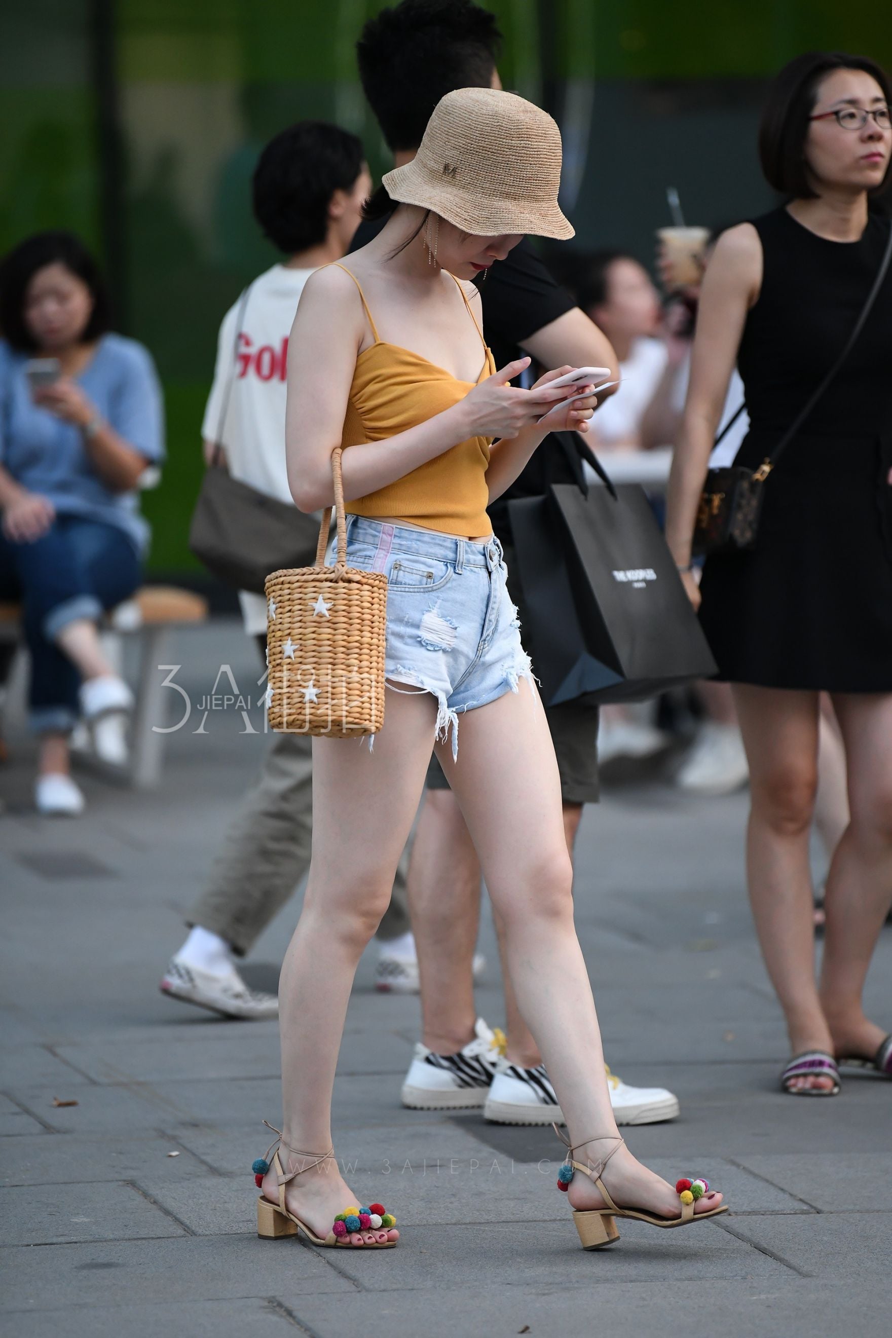 215955-lxbpj0y02pn.jpg