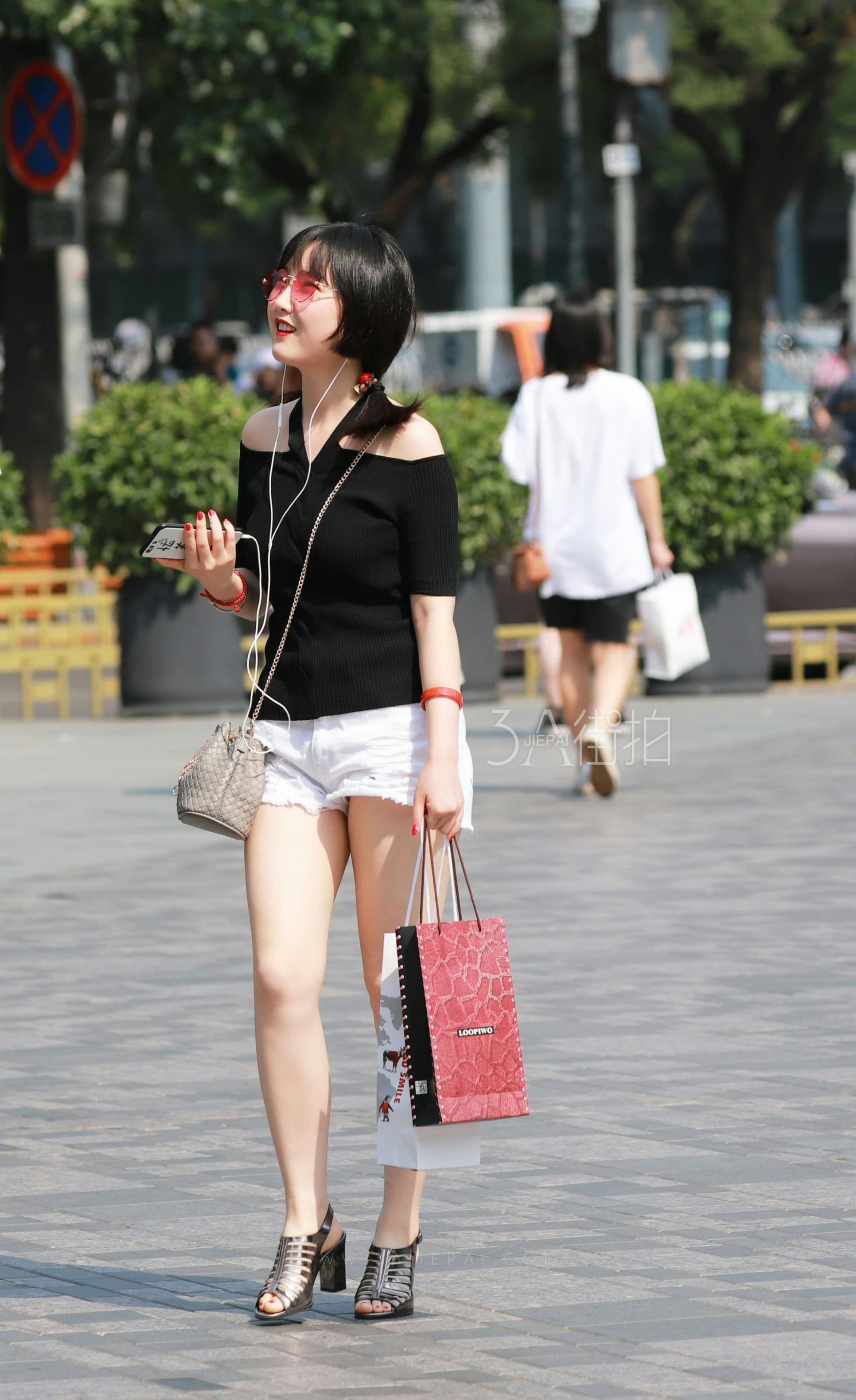 214563-kxzsz2m5w1q.jpg