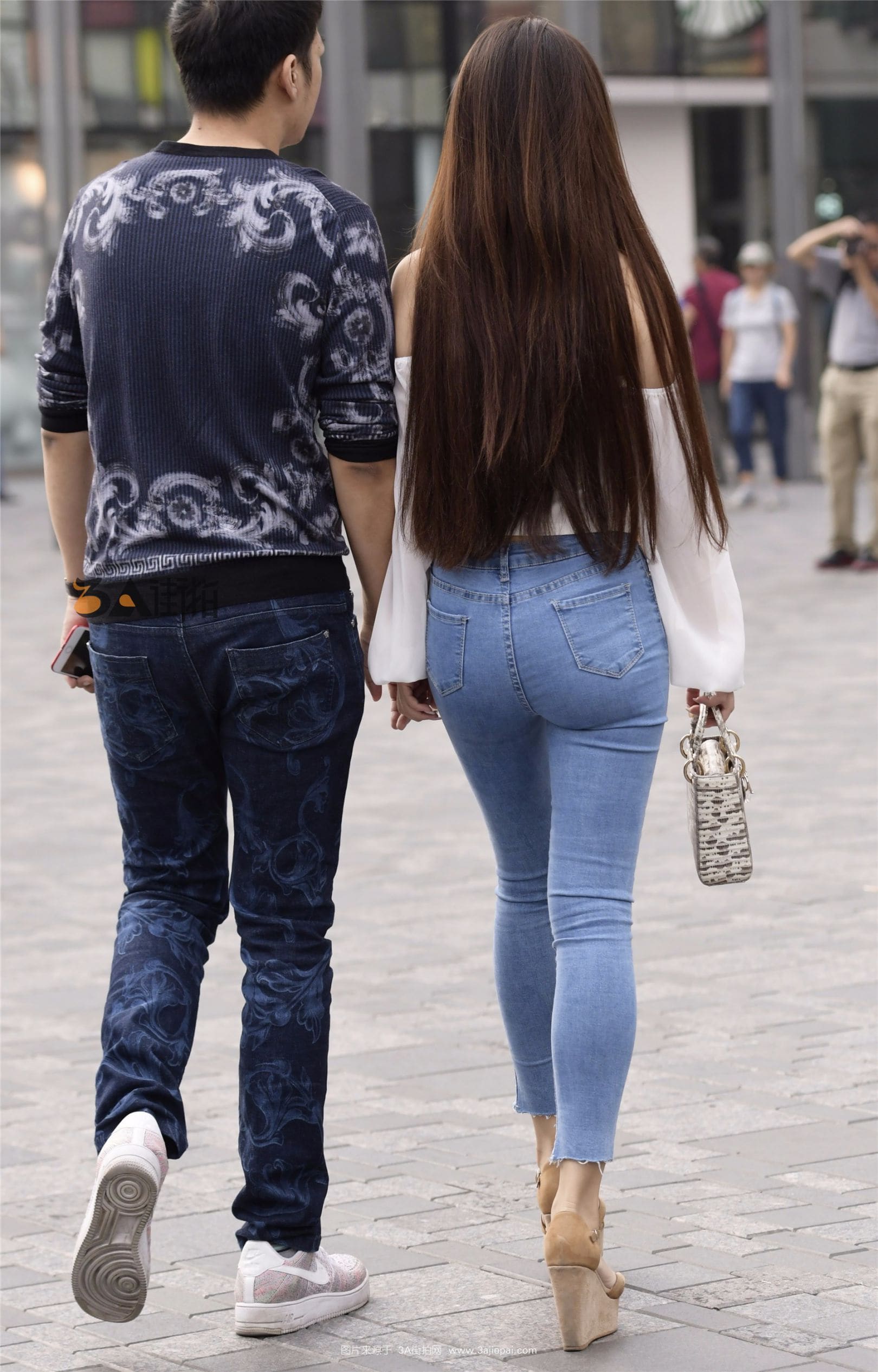 198428-yrm0ywzcukm.jpg