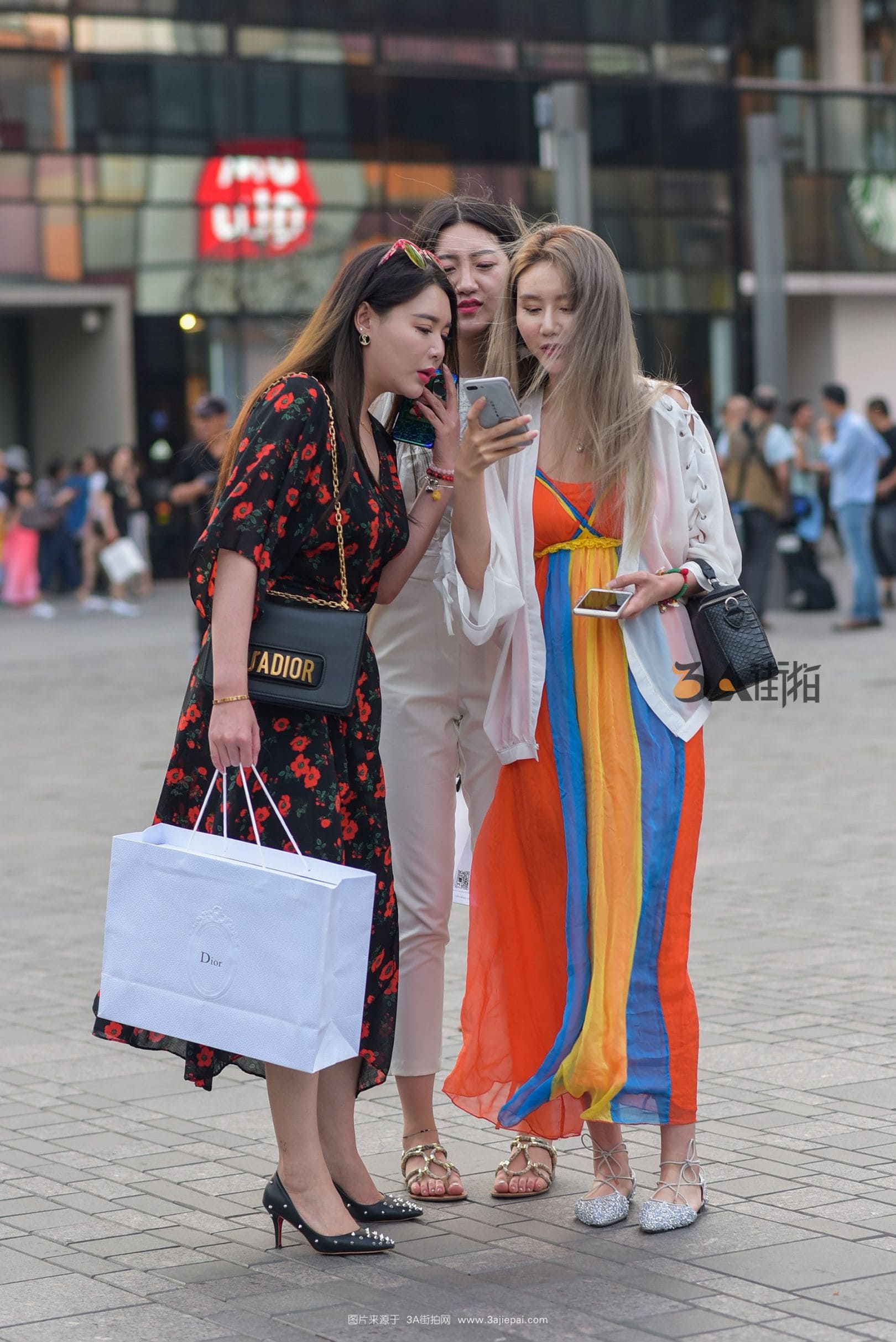 182526-ot5snas0qj5.jpg