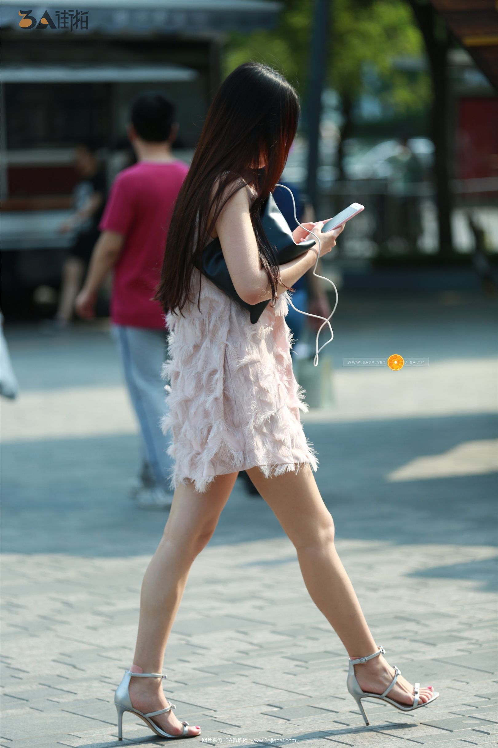 180100-xbie12dv1is.jpg