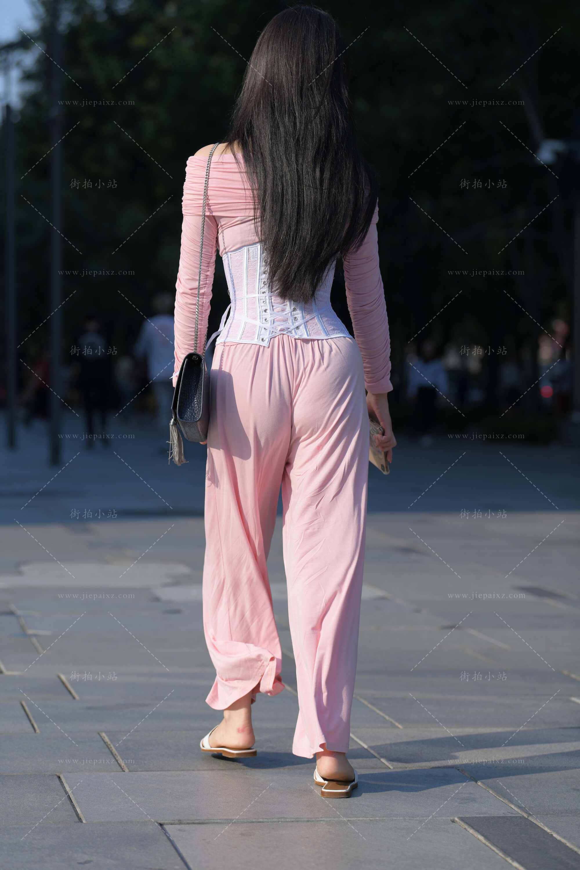 336890t1kg5hr5ig.jpg