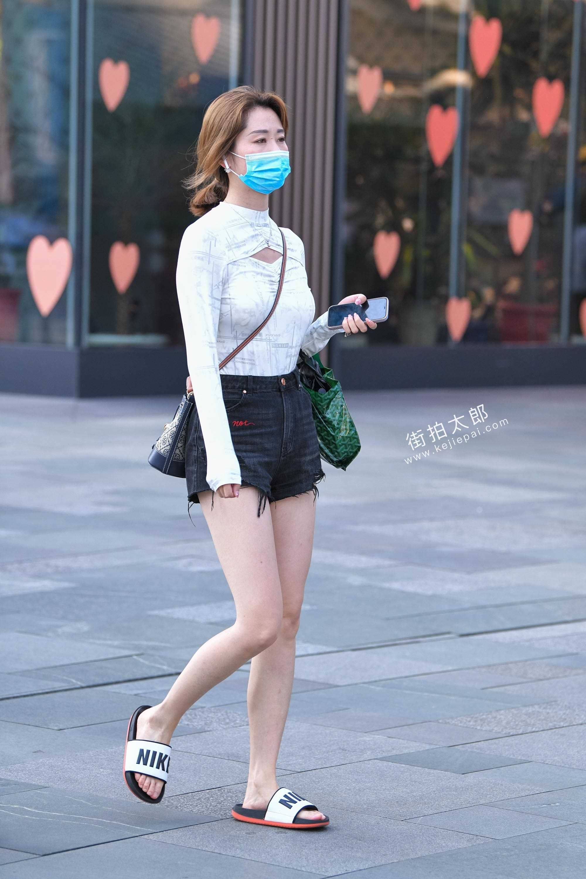 1043-5phlj2n3mv3.jpg