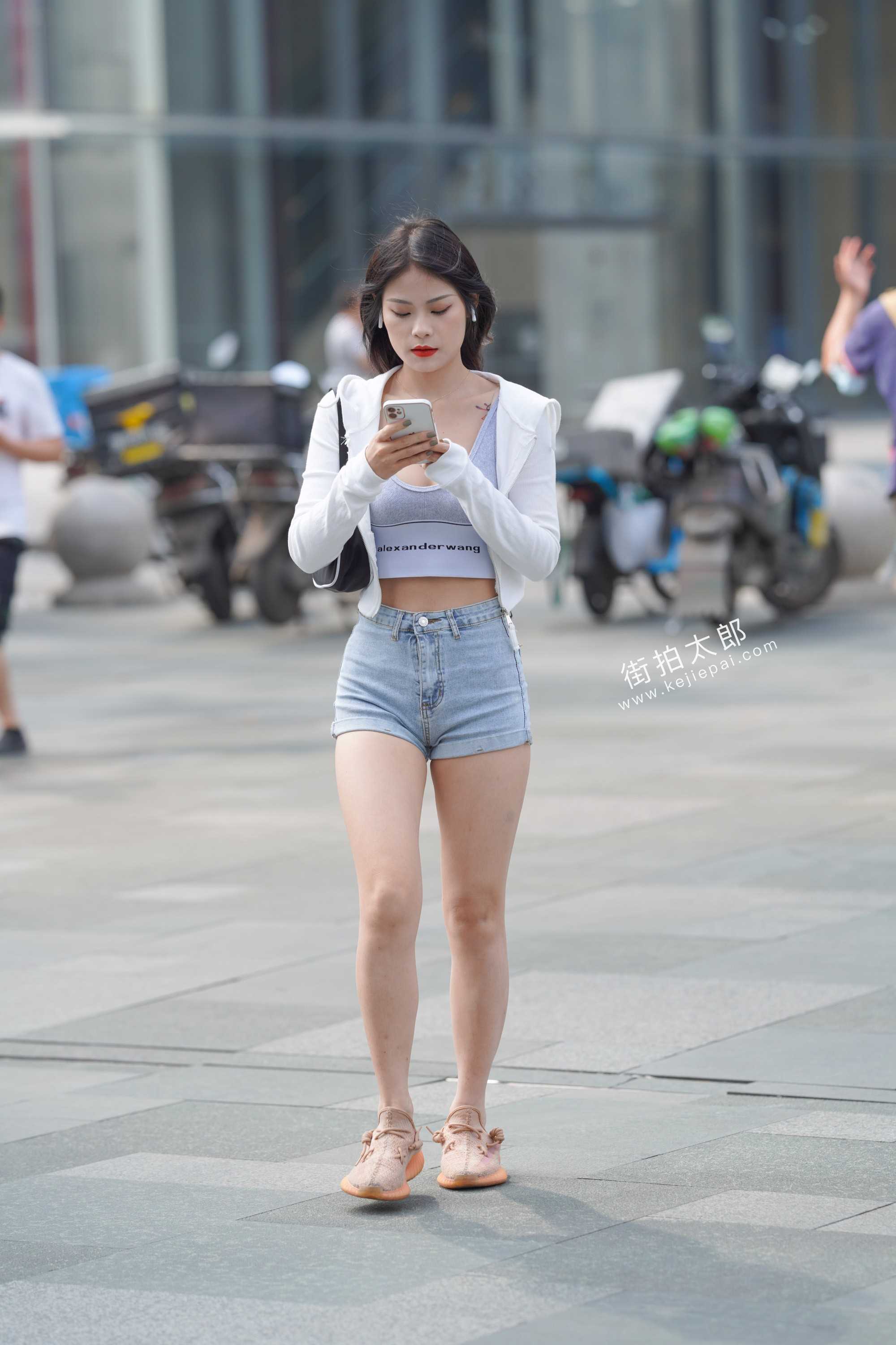 774-ddxr14mj3j4.jpg