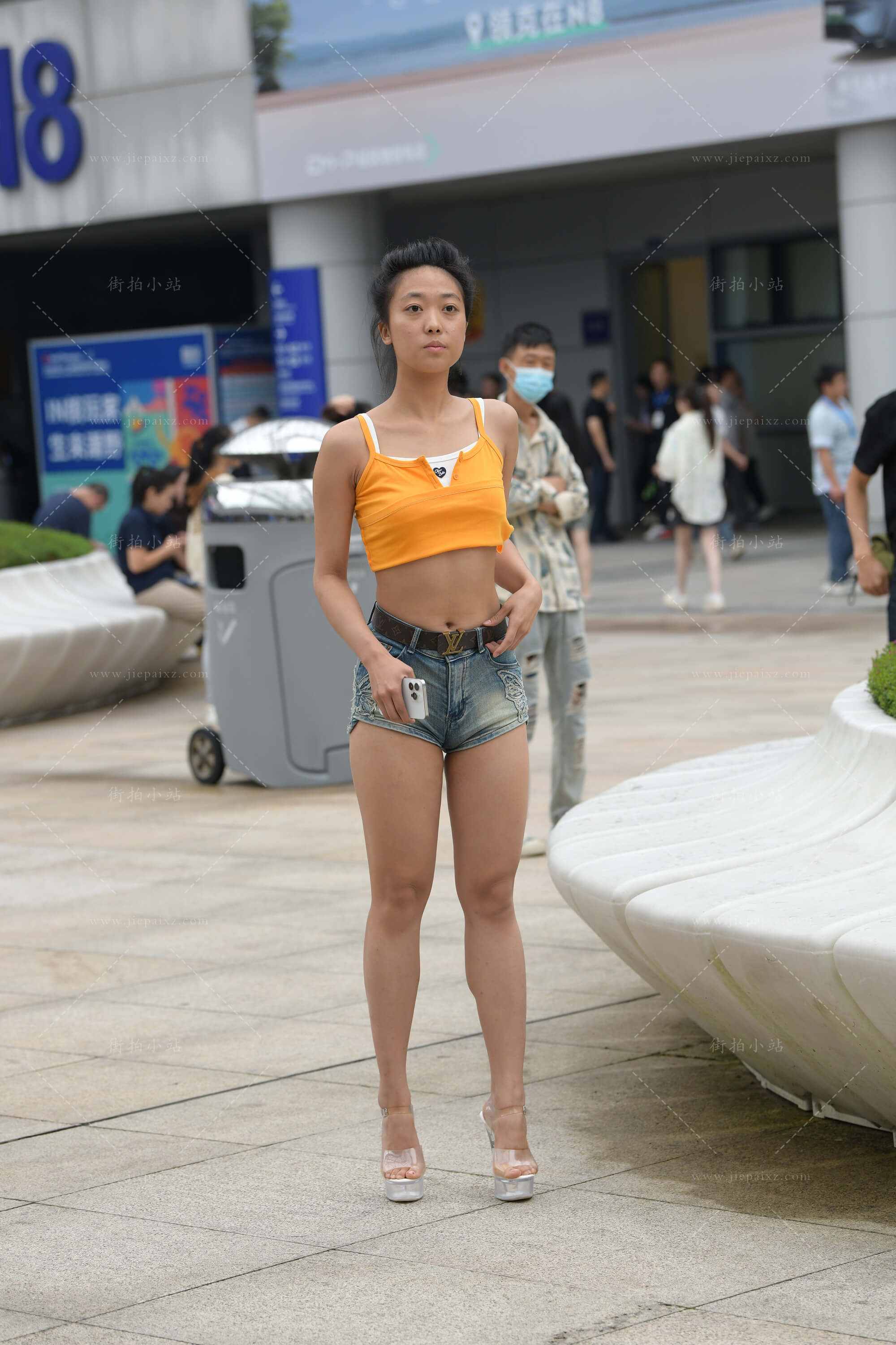 34313mcq4umo5tdx.jpg
