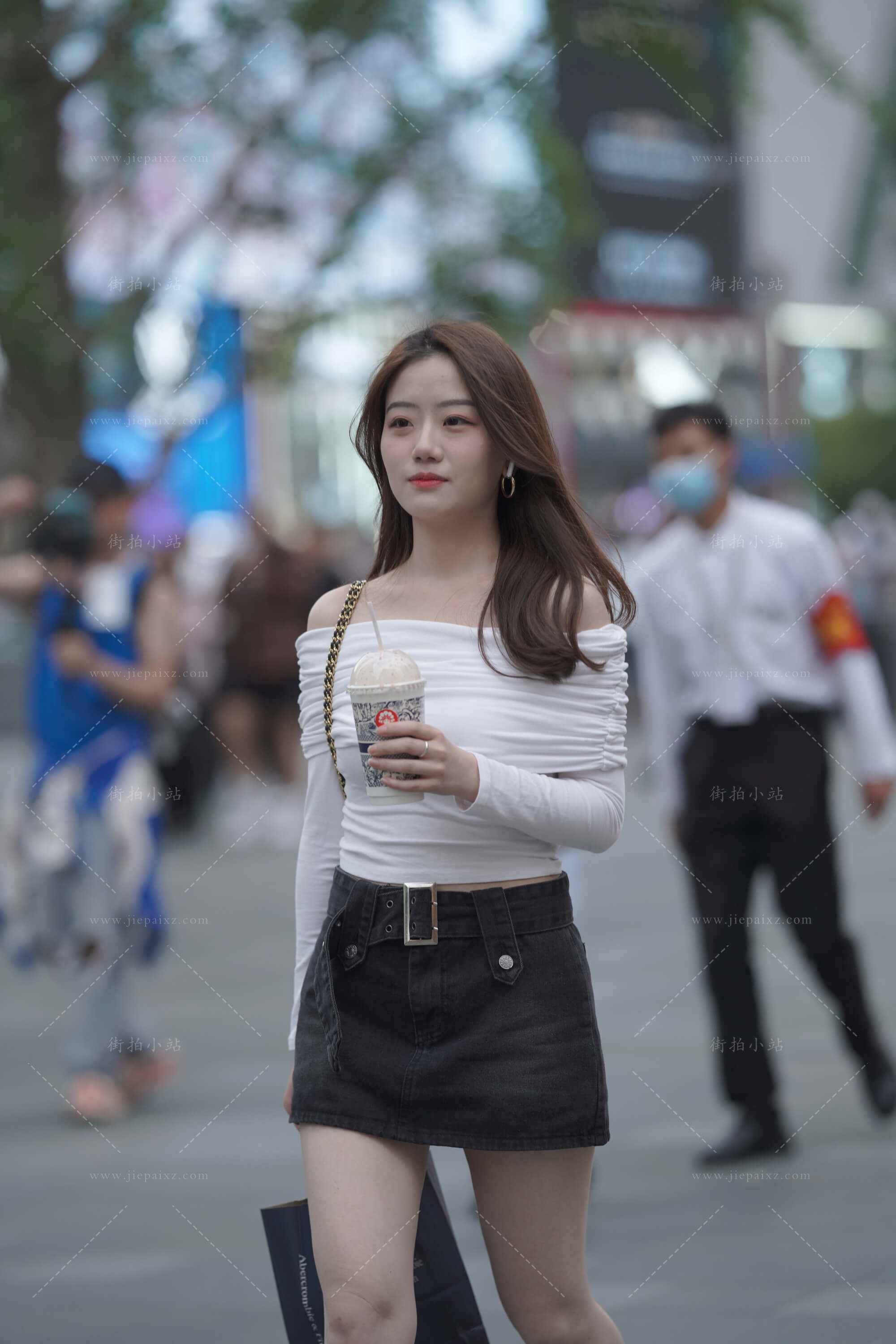3413303kcu2dtr22.jpg