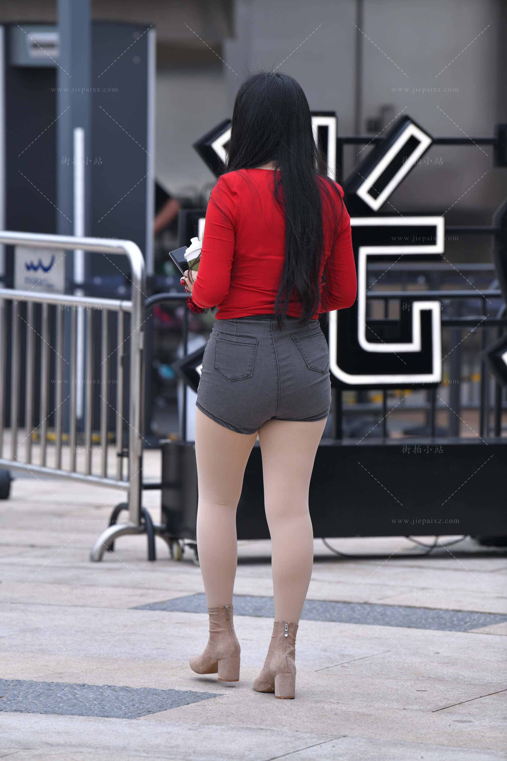 34080ukzzke5tk50.jpg