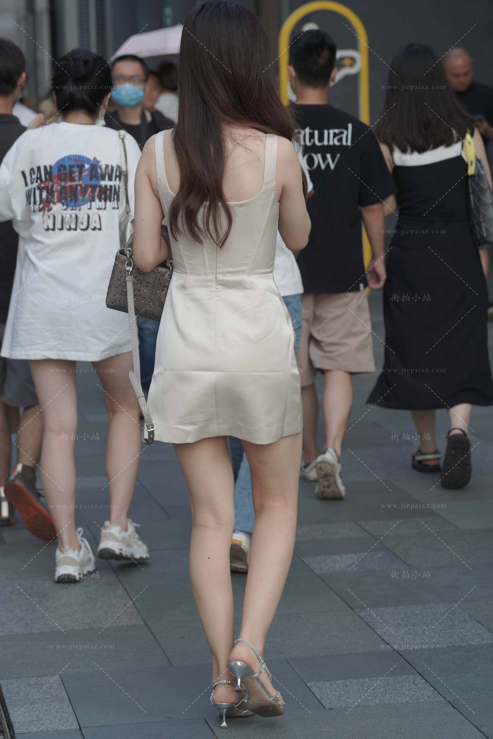 3407442yjyvnerc1.jpg