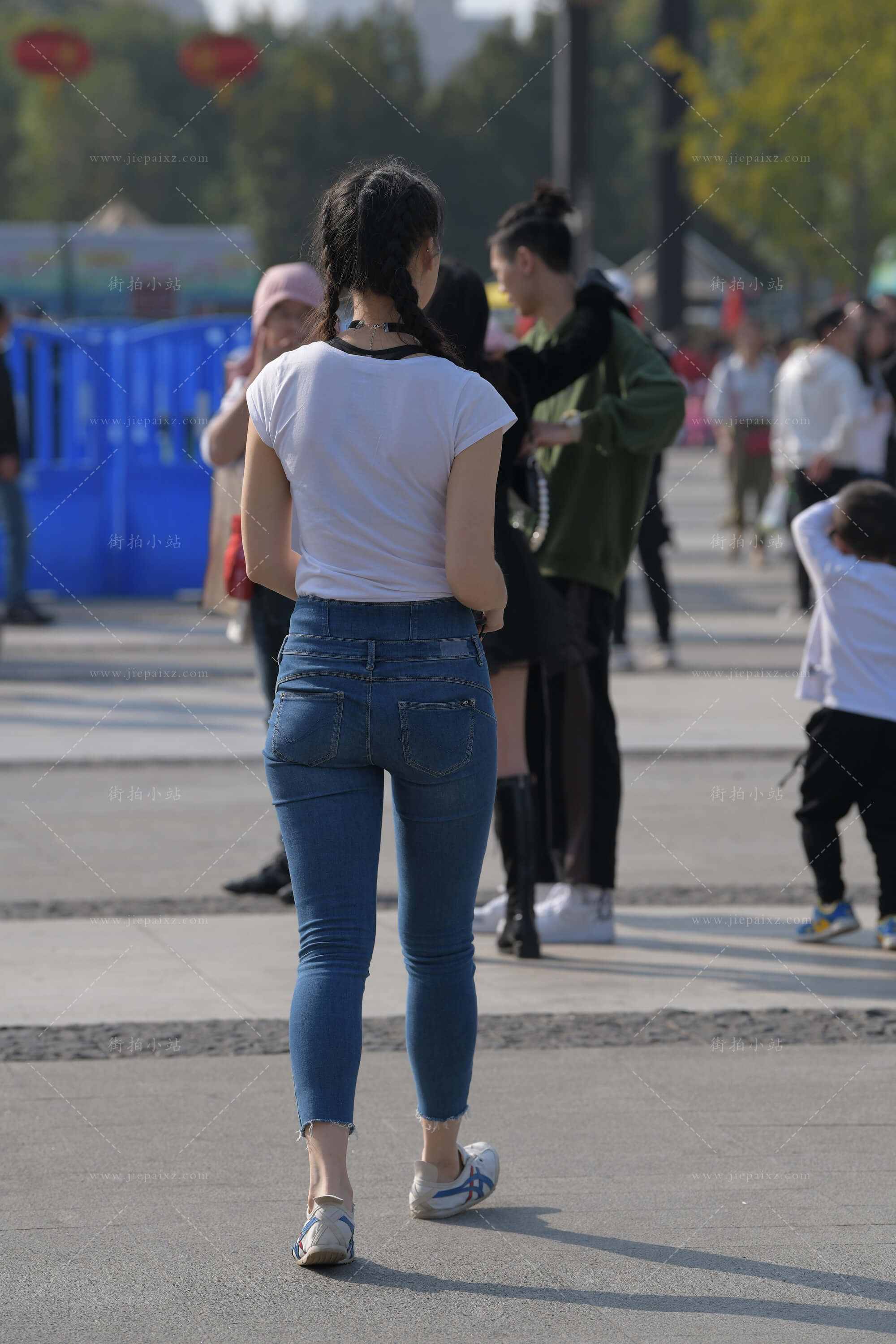 330971fu4jechq24.jpg