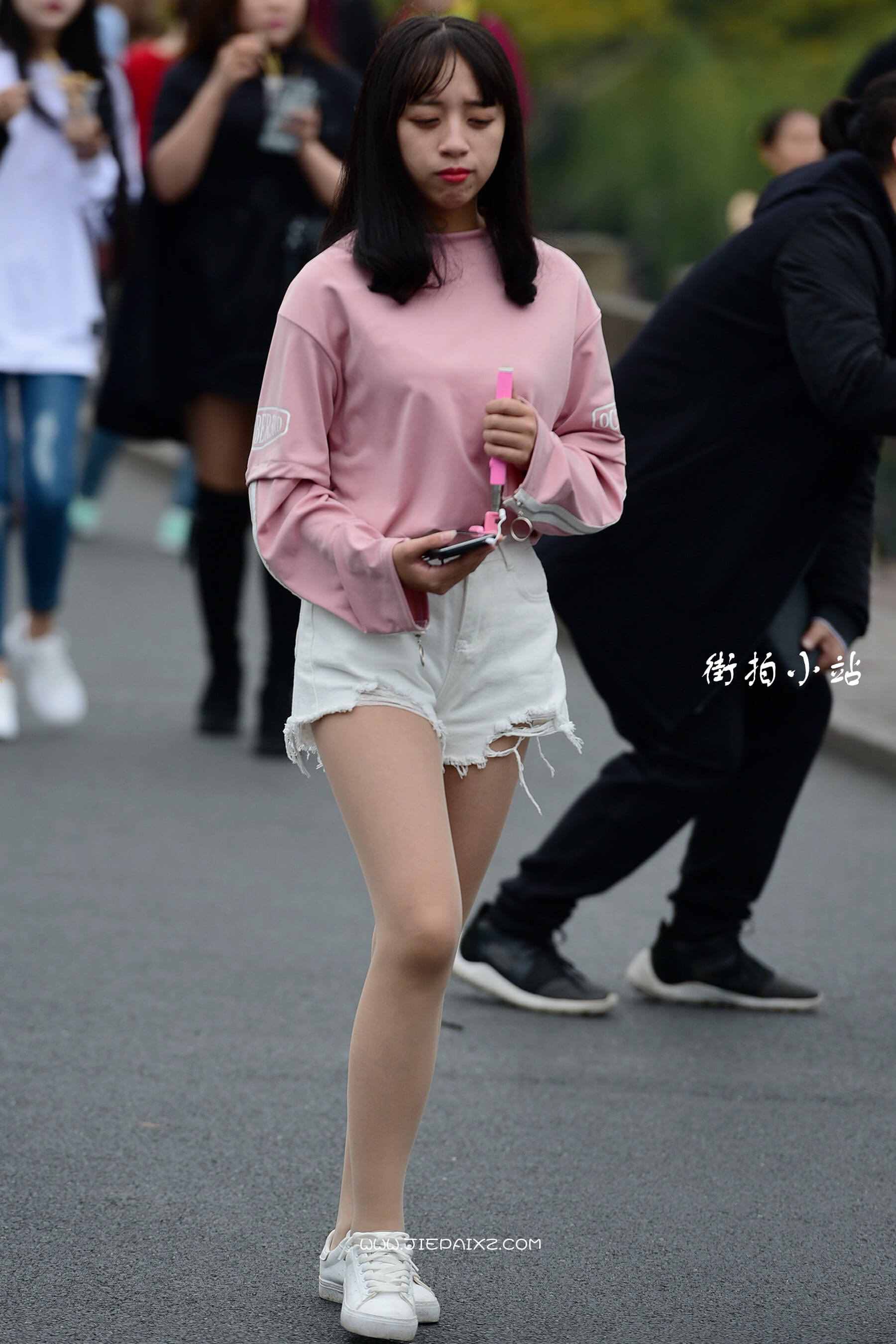 13488rj45qju3lrd.jpg