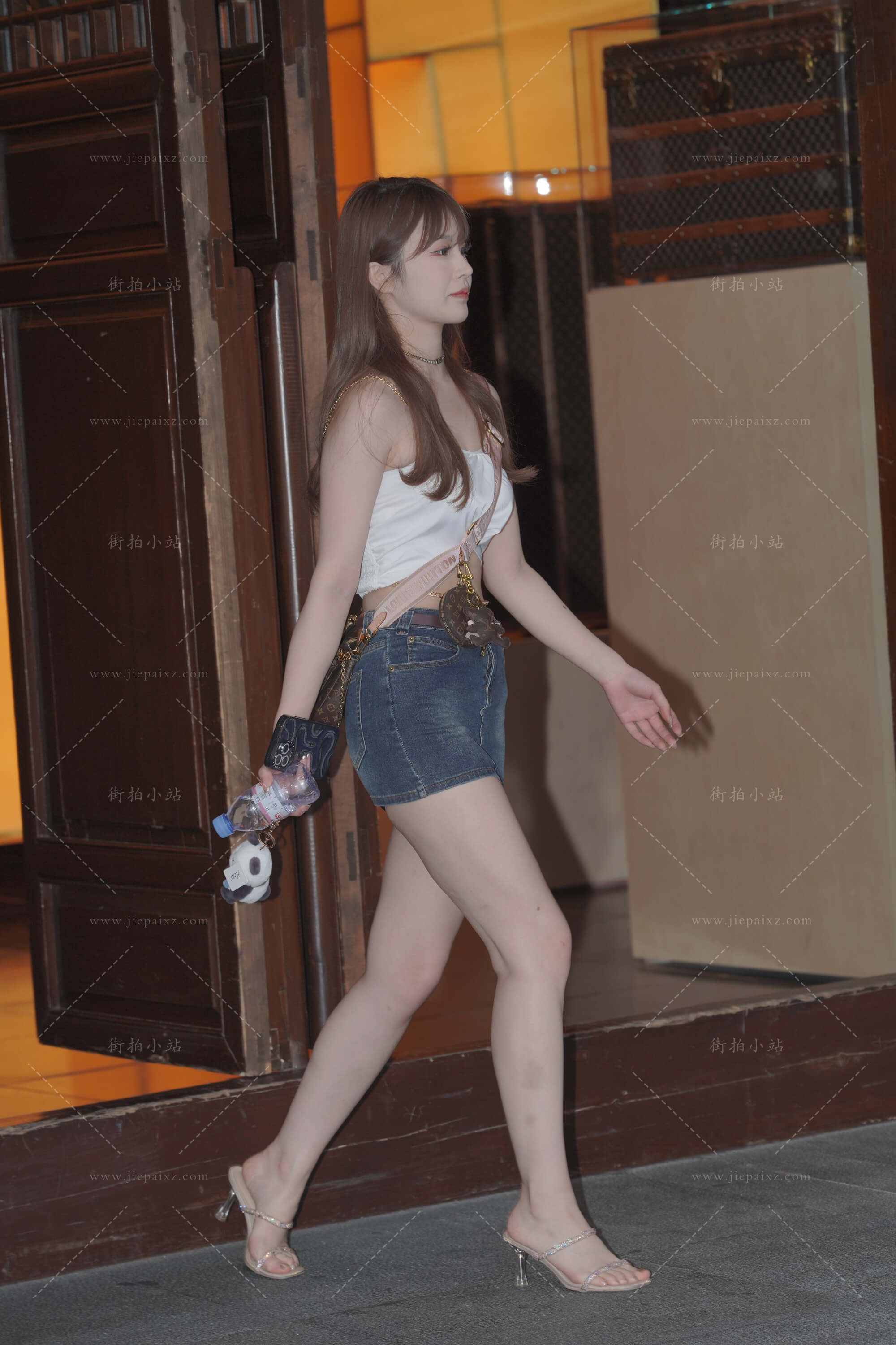 33519ckckzbi0v0i.jpg