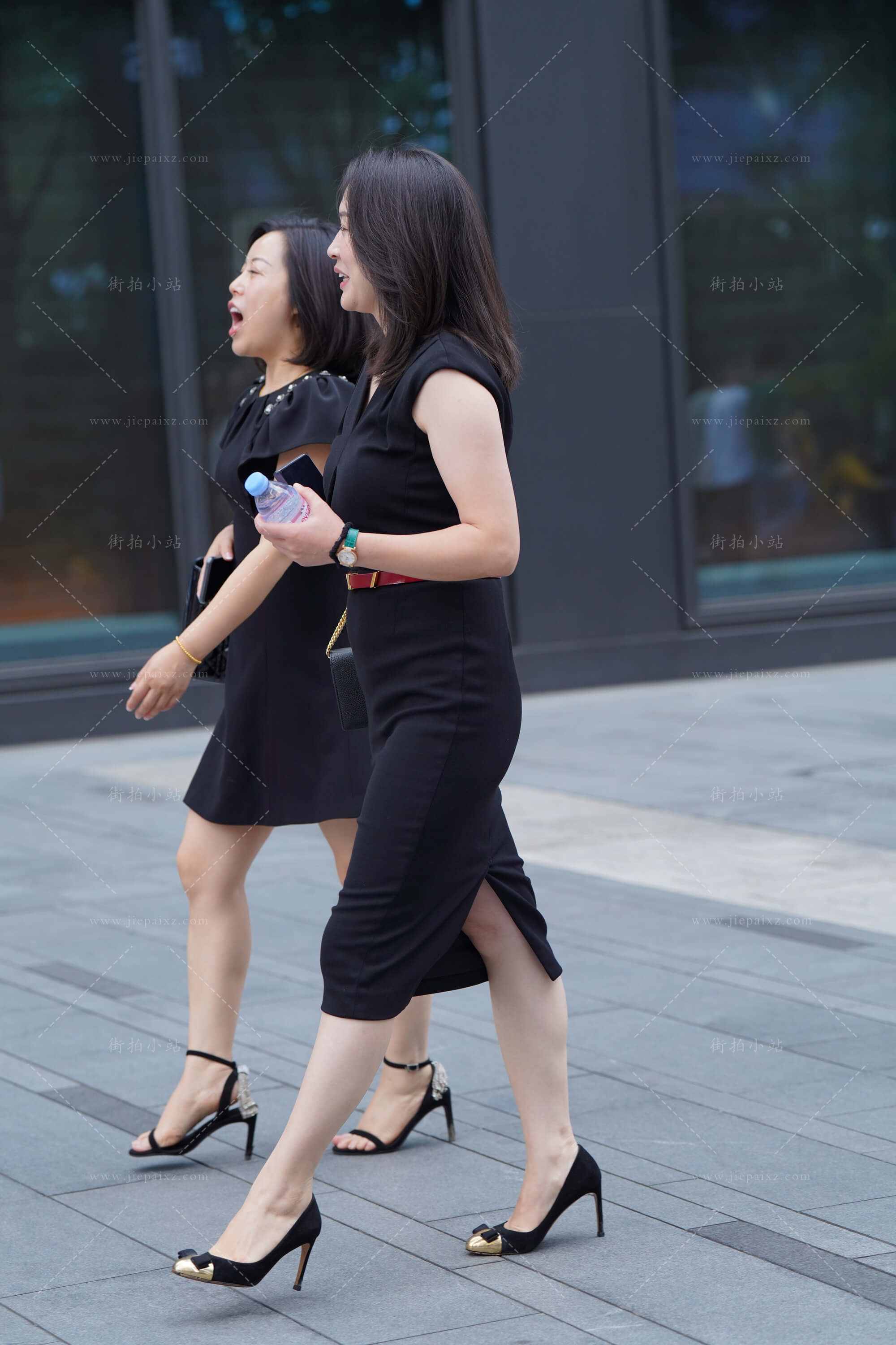 32654q2xn40apjpy.jpg