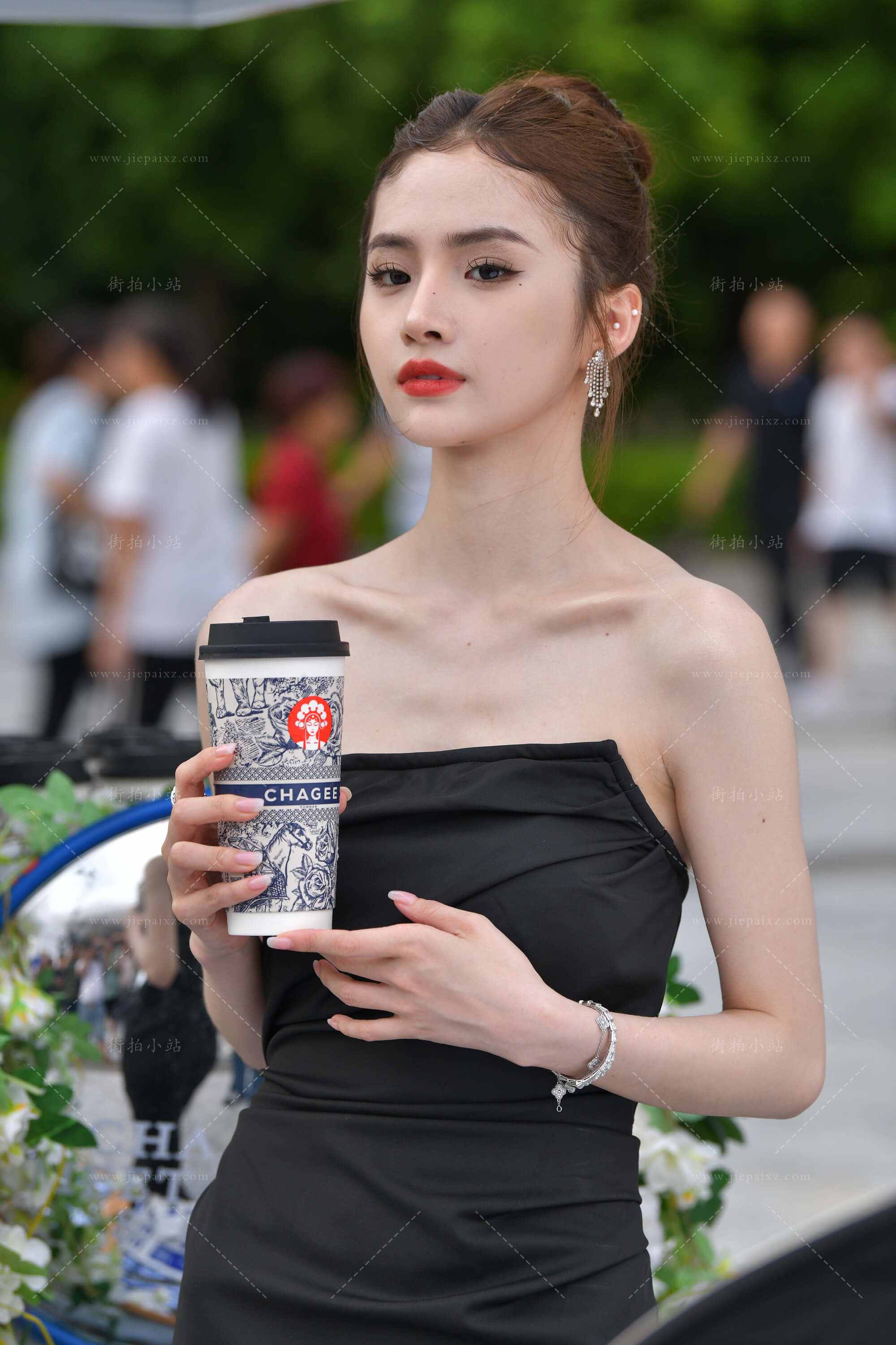 33068u0w1dvwf0zy.jpg