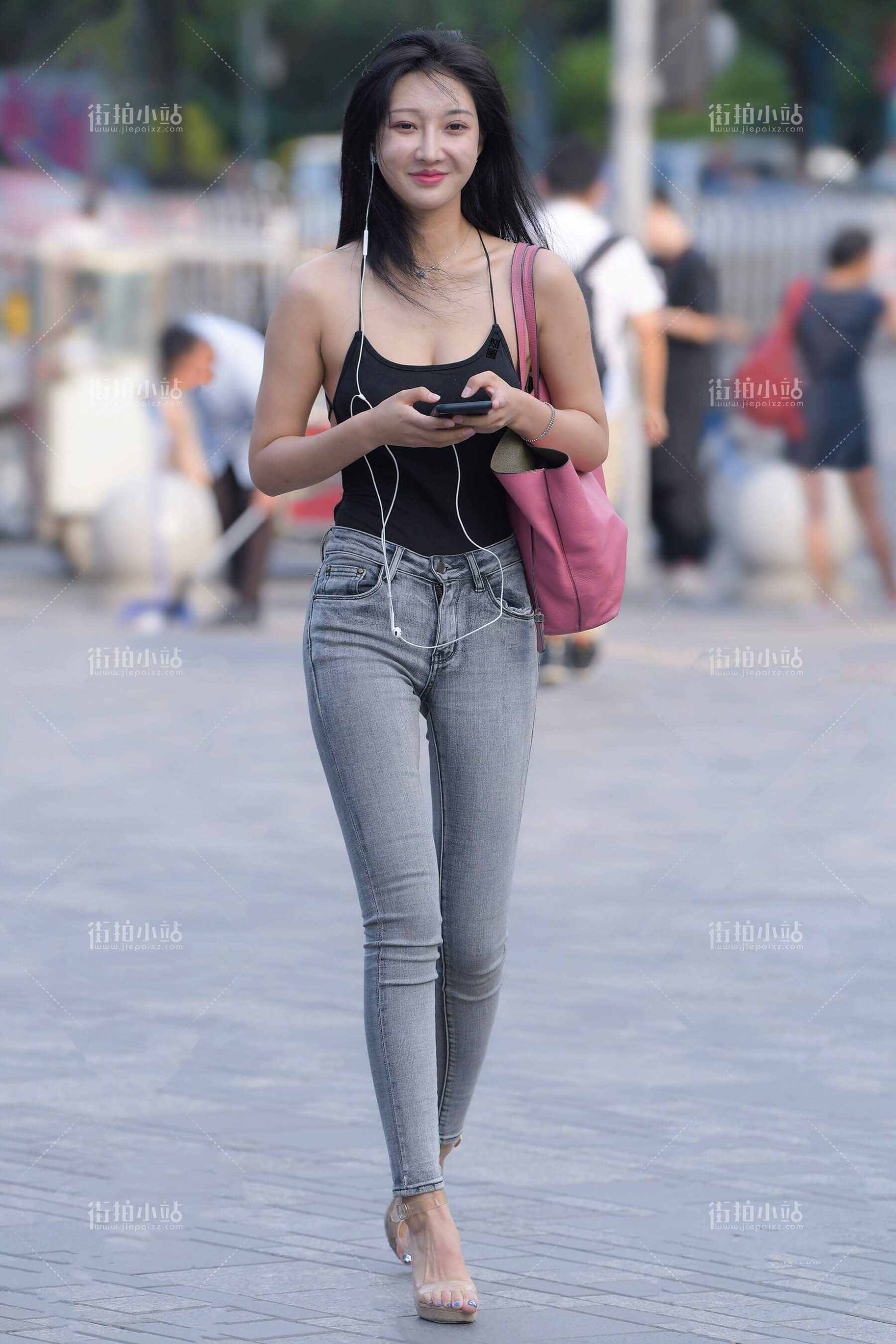 1982324ng03nghib.jpg