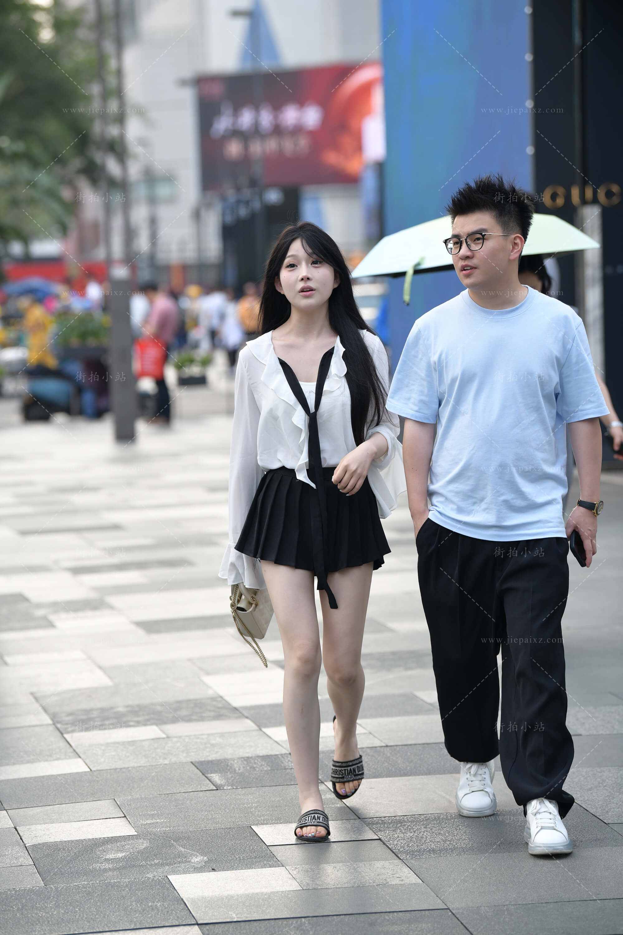 33116xisqfby5lip.jpg