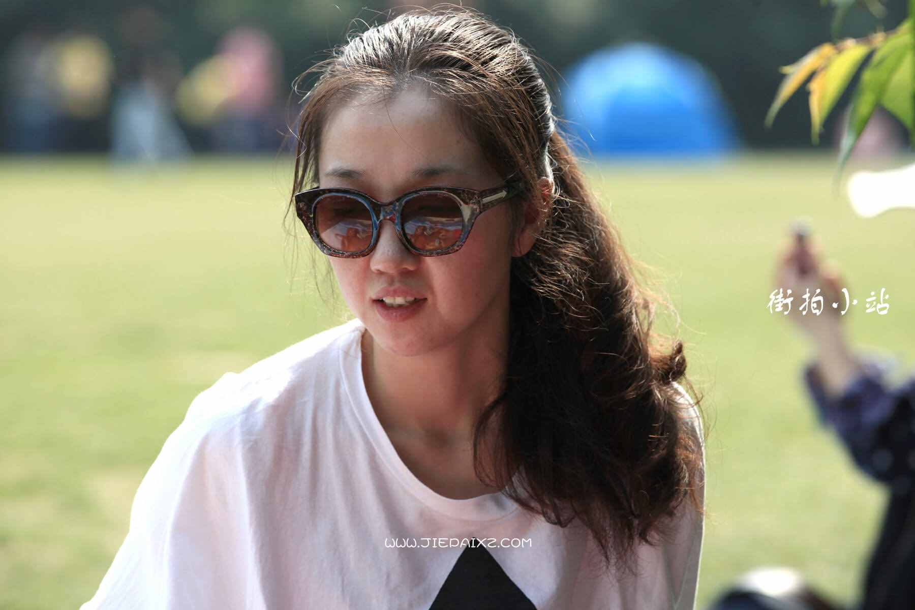 13616b1ez1uve1c4.jpg