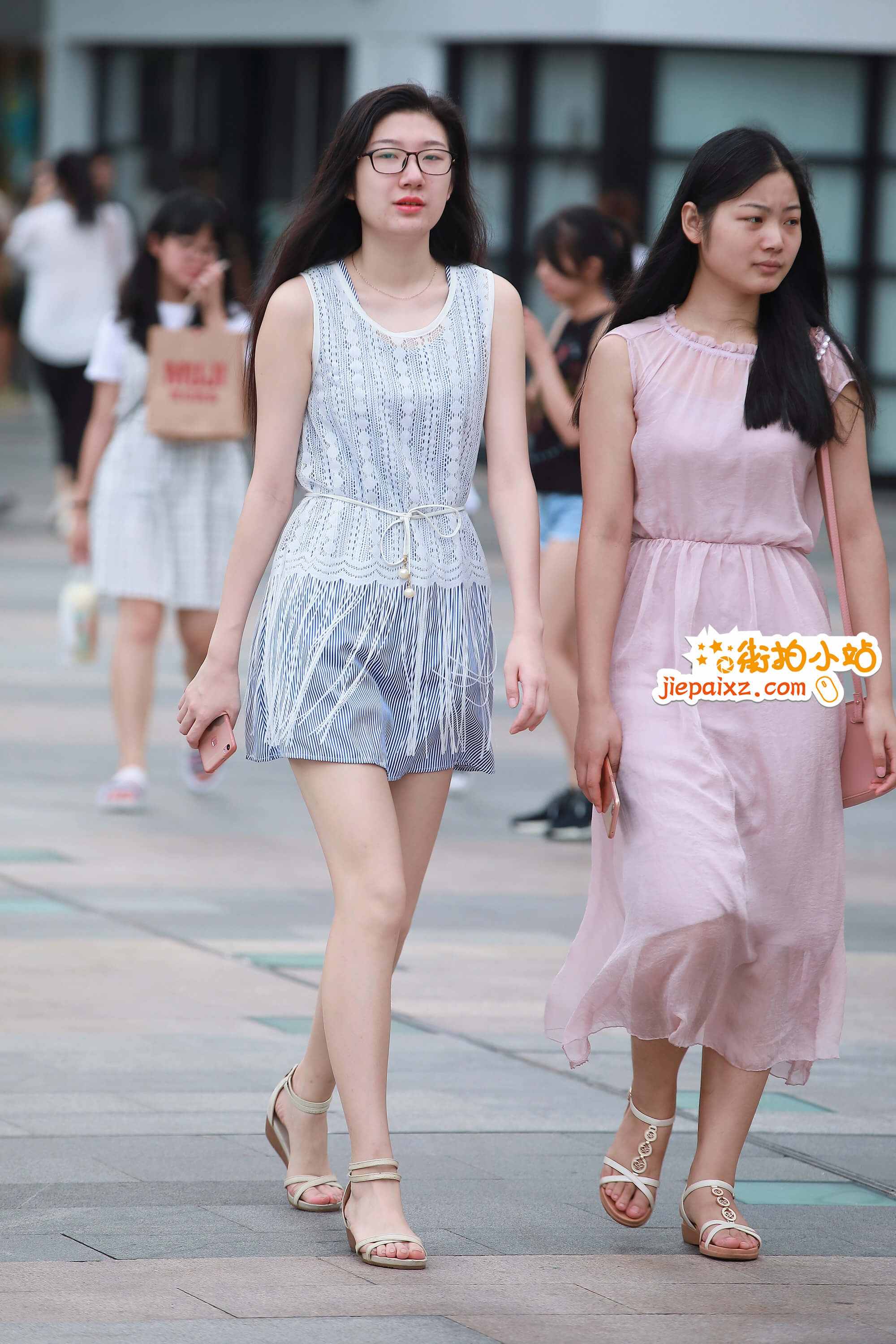 20213fswn004ind3.jpg