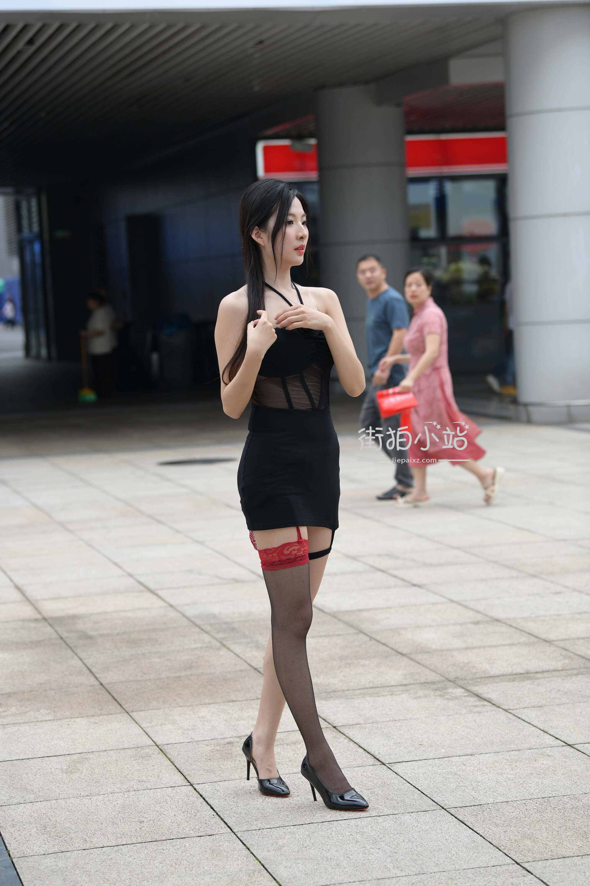 32277rshhld5ft3s.jpg