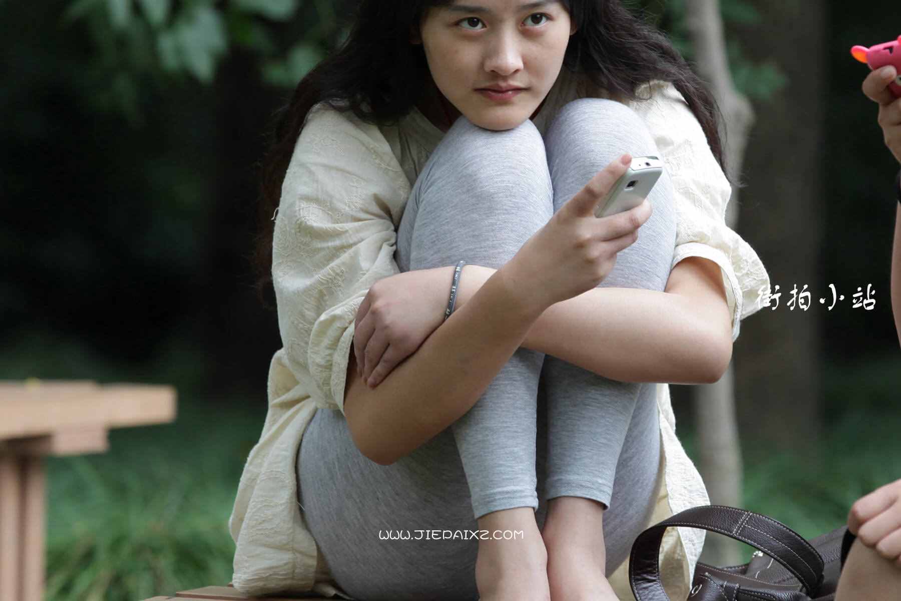 1404921xmm5ec1mh.jpg