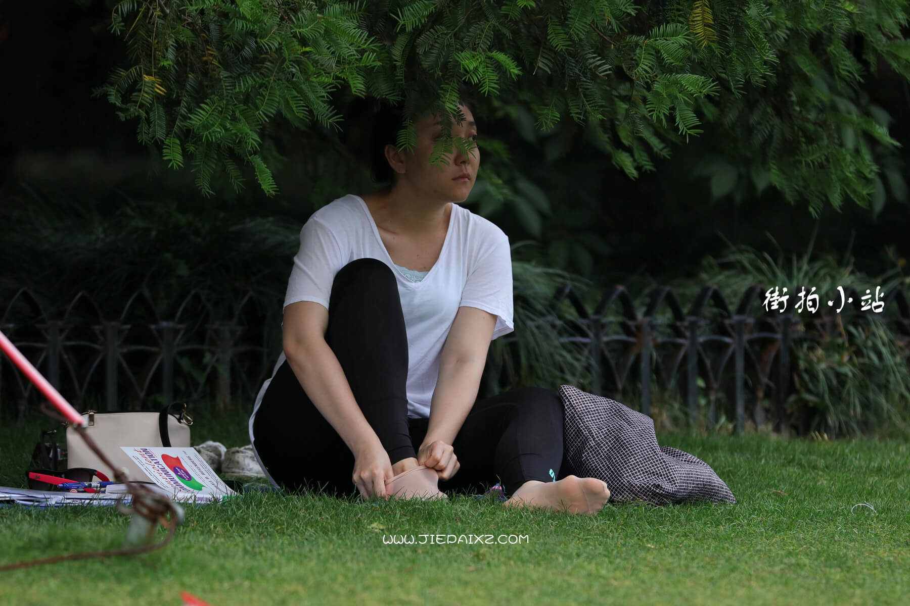 14345np31g0too2w.jpg