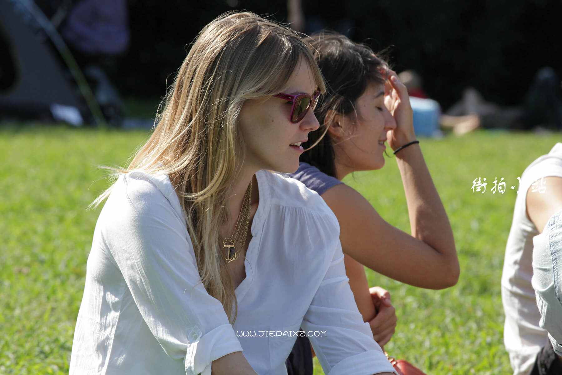 14409p0iljaqfdto.jpg
