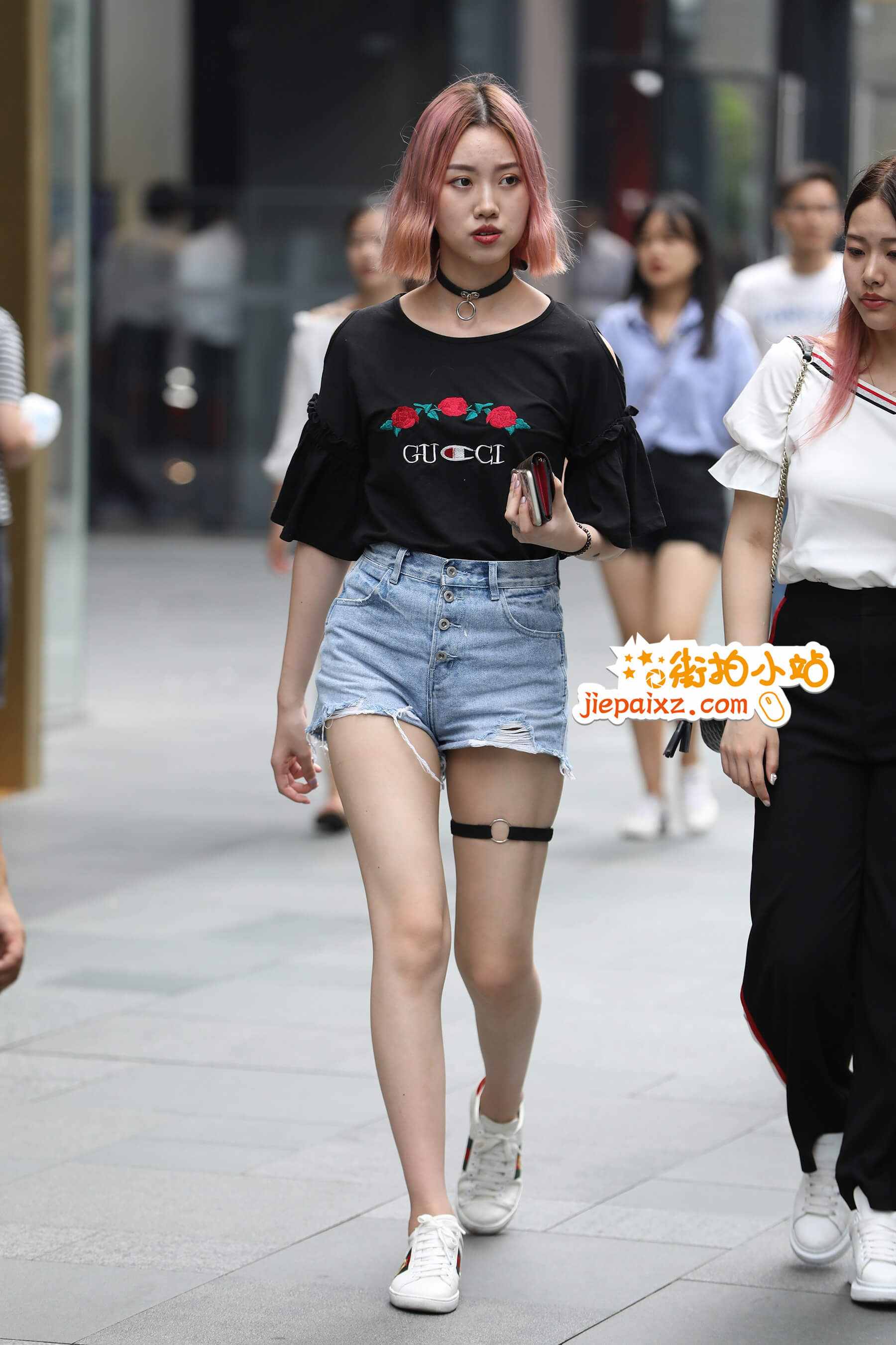 21039dhy4elswolt.jpg