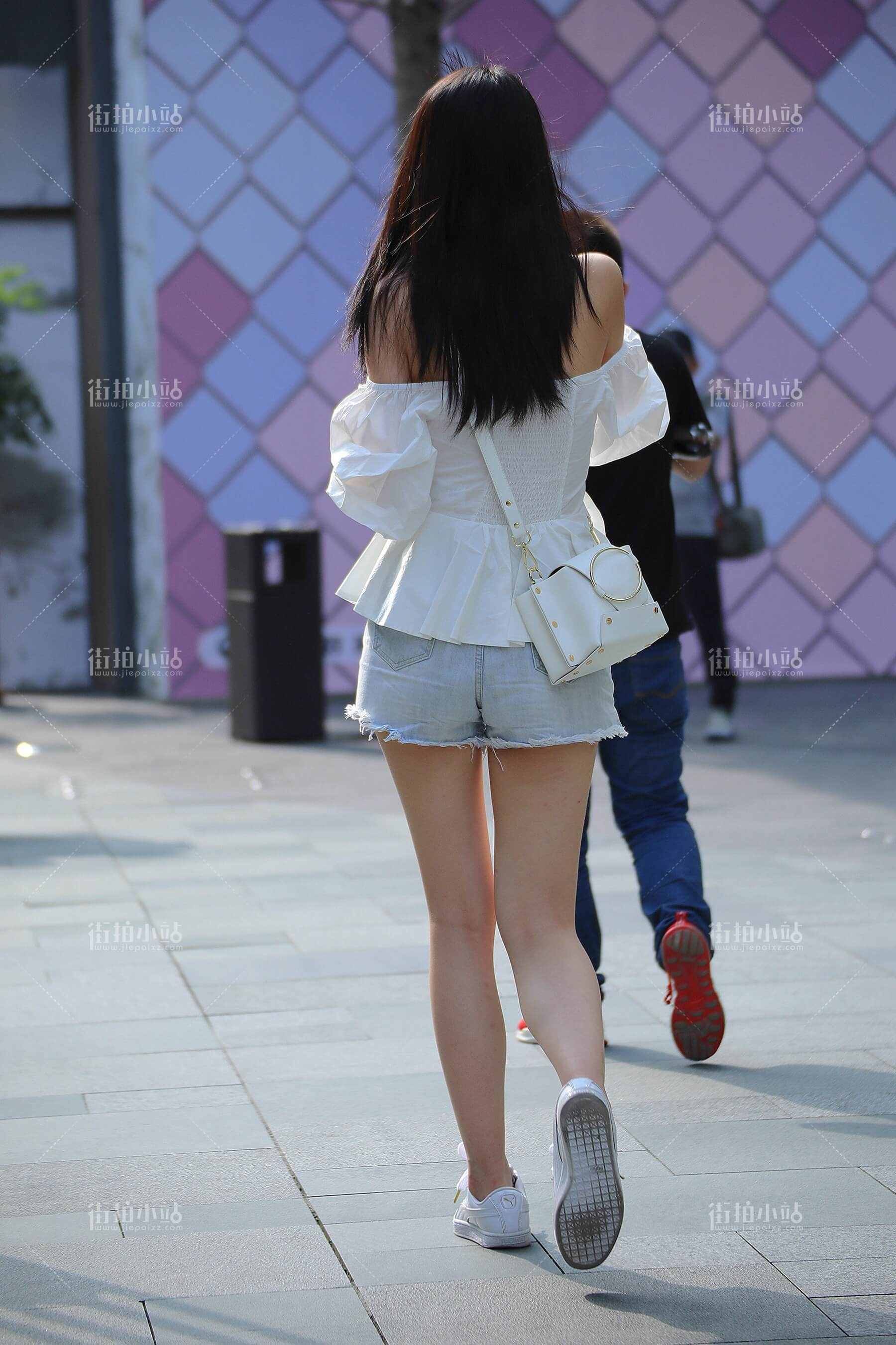 21208dhepj4gwaud.jpg