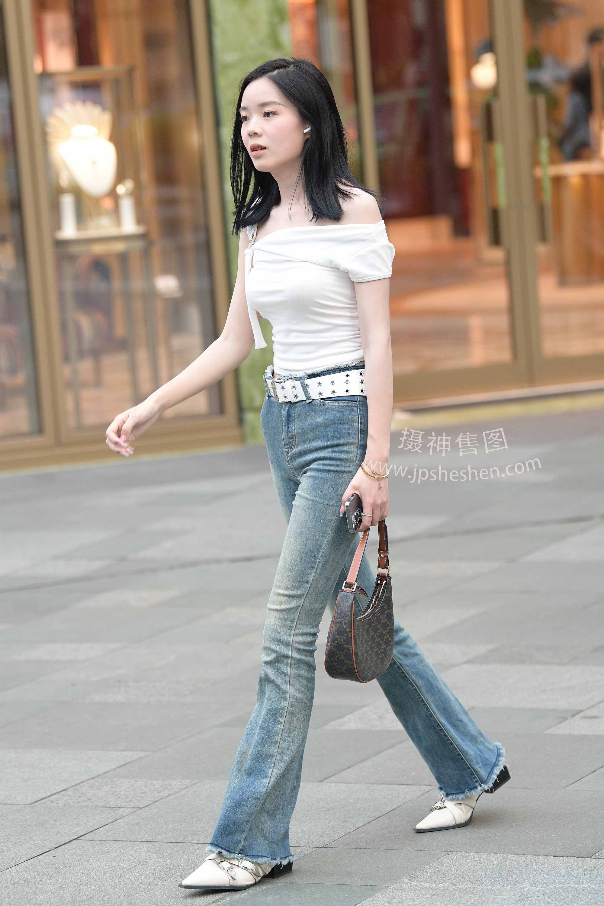 11664-lbx5omna0co.jpg