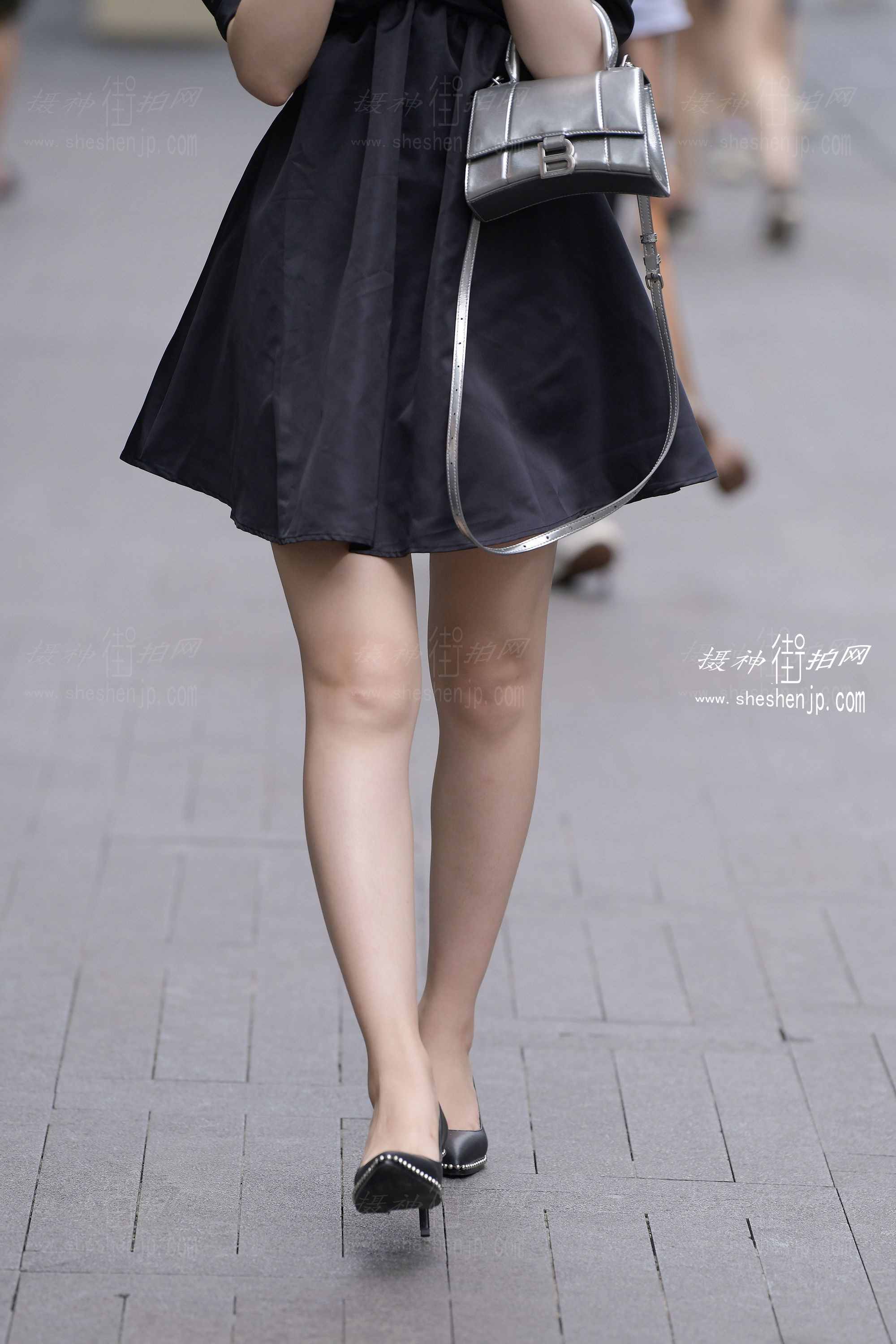7020-laagus1axb5.jpg