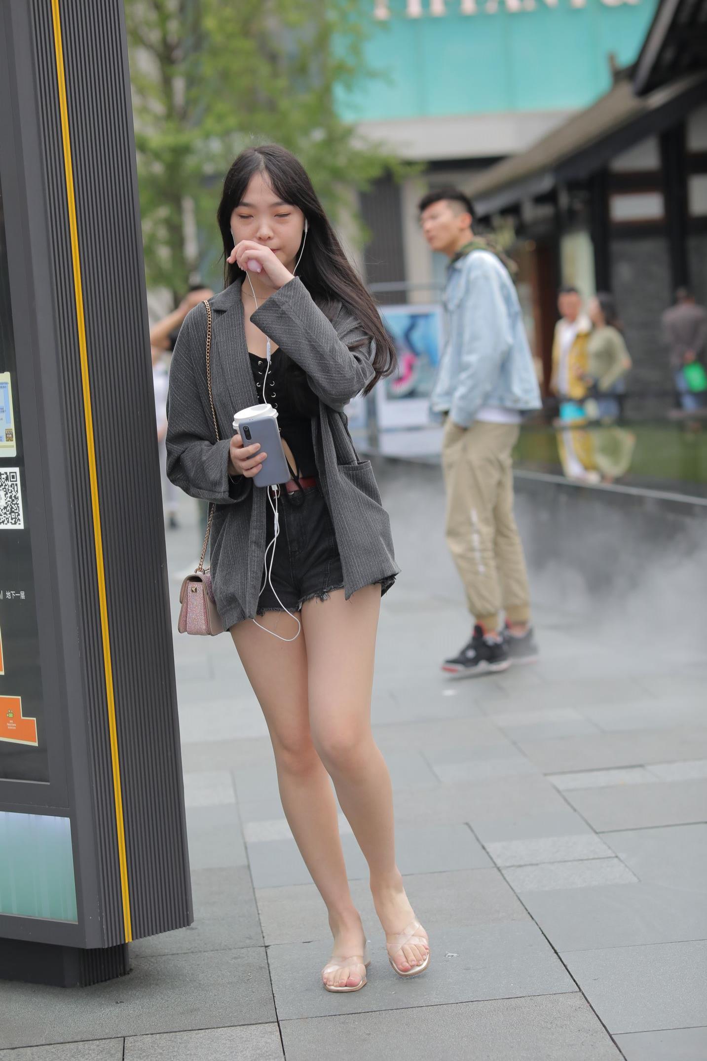 24835-vgvkfvchz1j.jpg