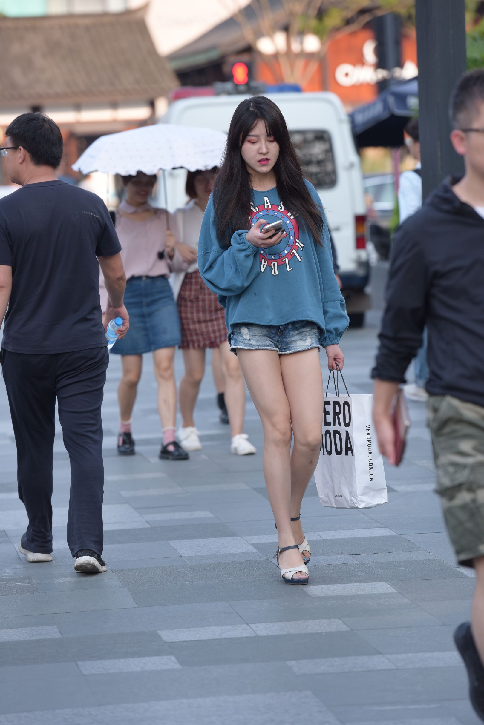 27795-rf3gj2m10vv.jpg