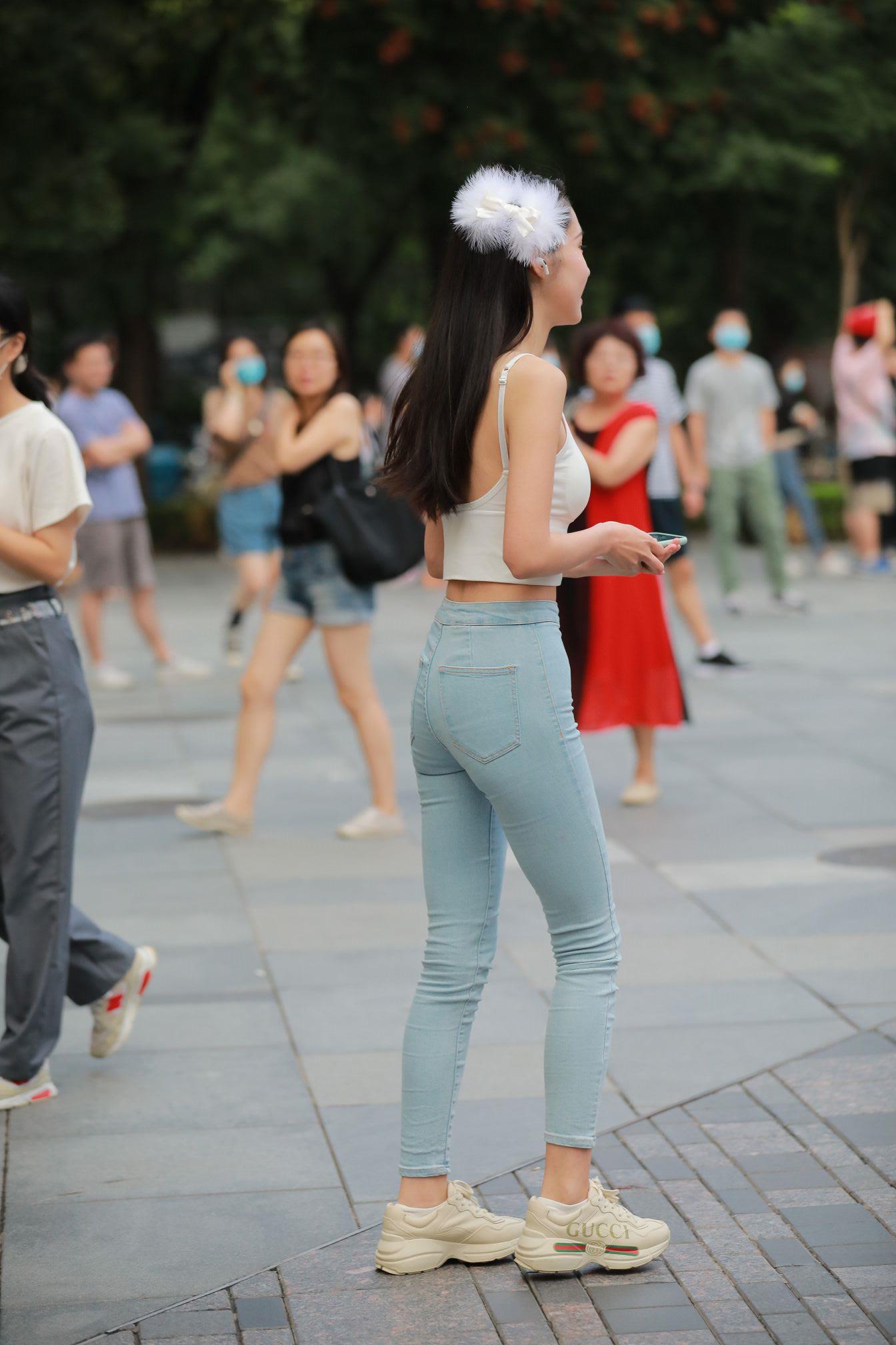 29961-0fn52zb434l.jpg