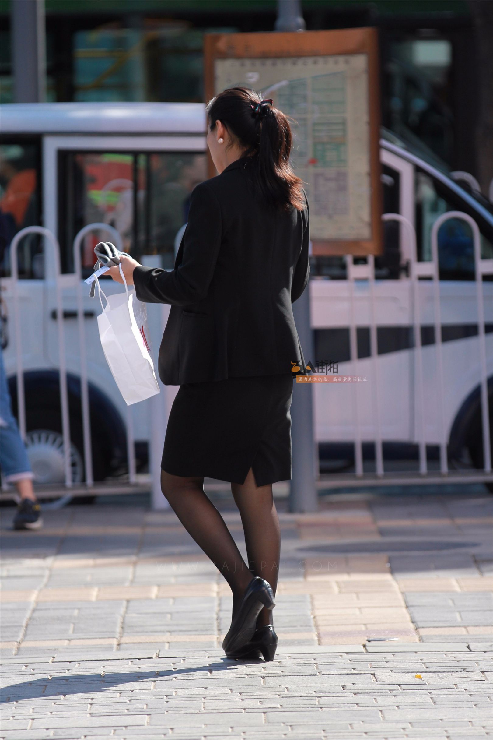 103700-tsukvhvpm1a.jpg