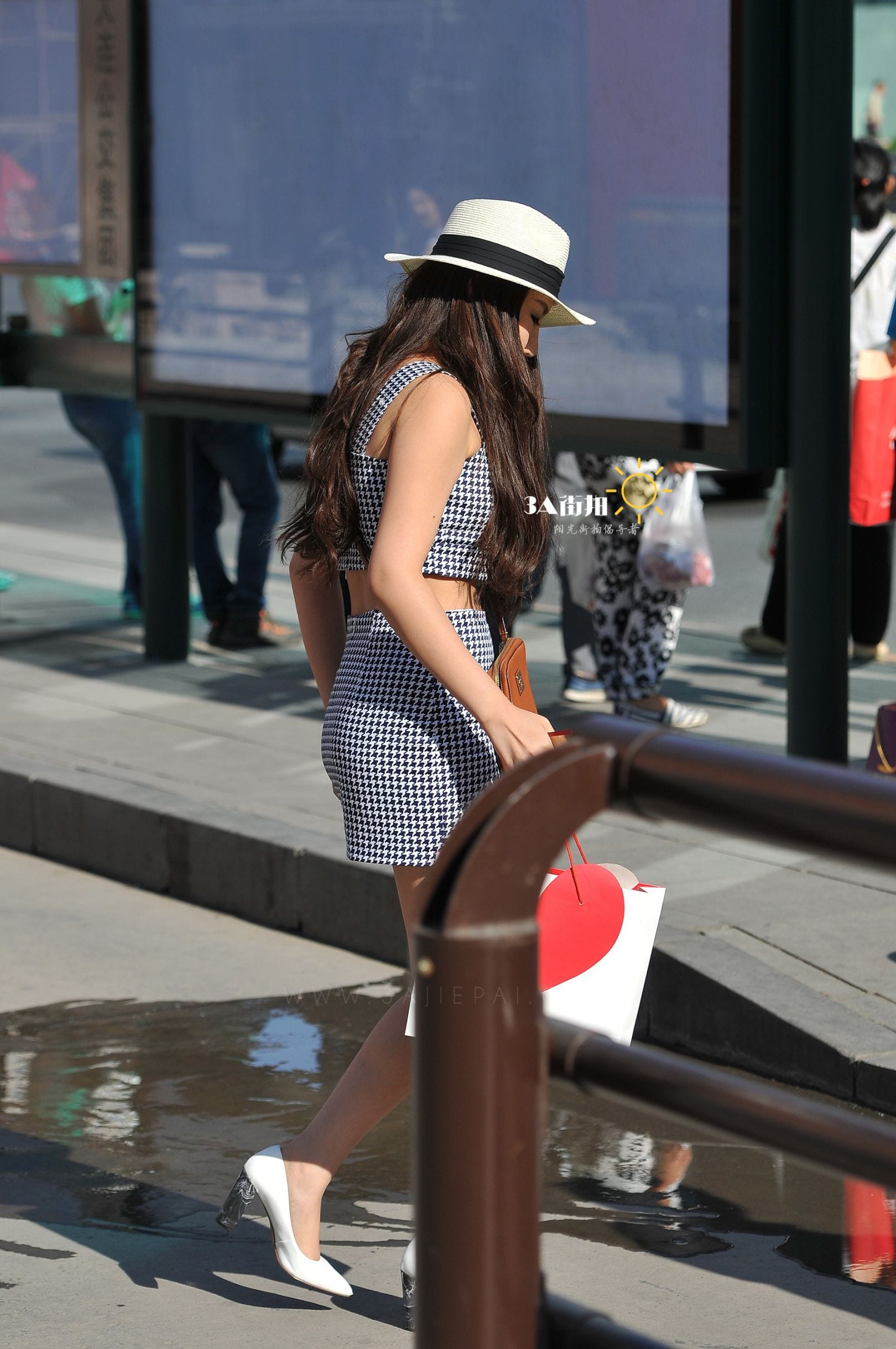 104043-jhf53pbozbp.jpg