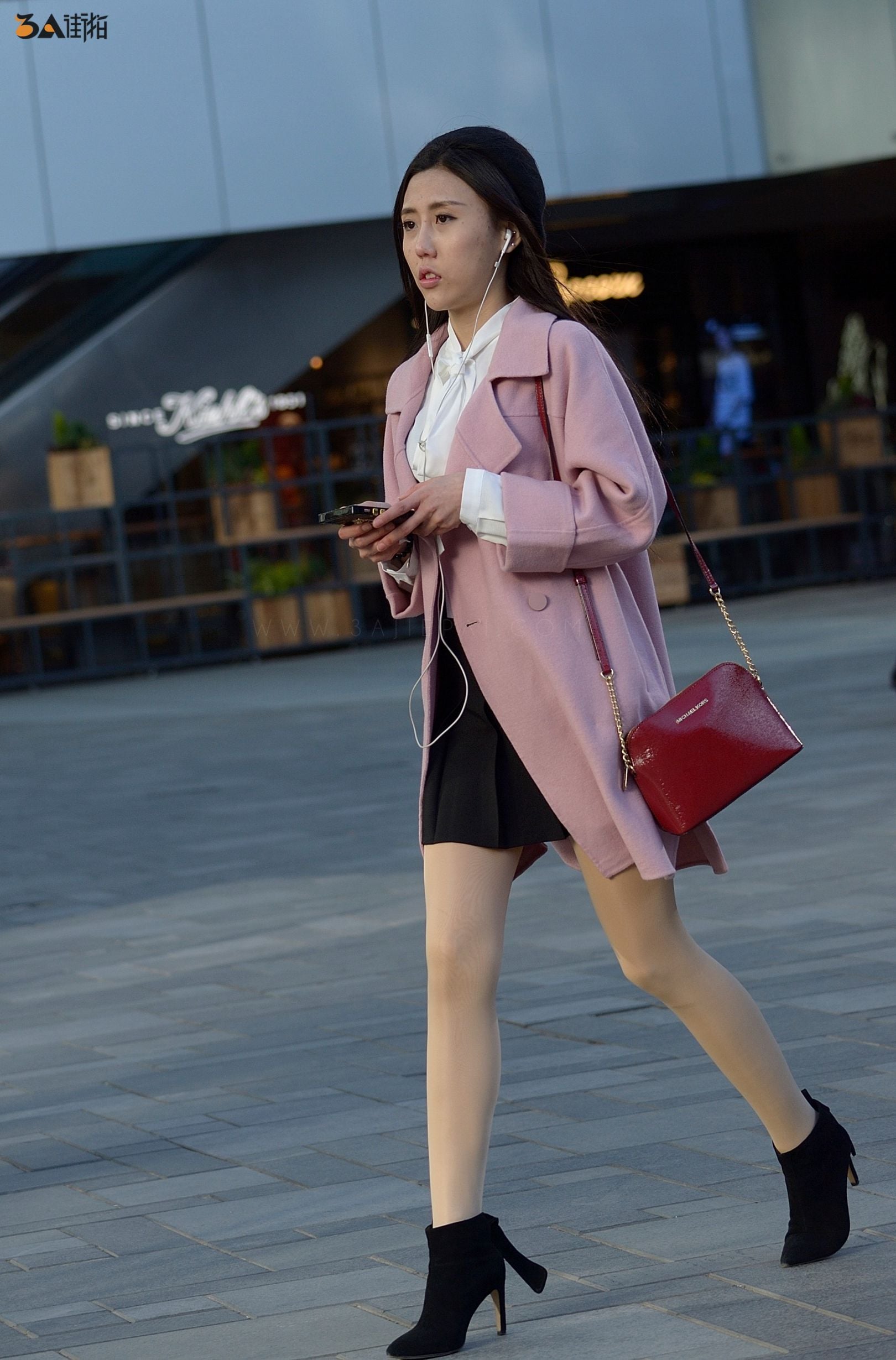104422-s0abkidut0j.jpg