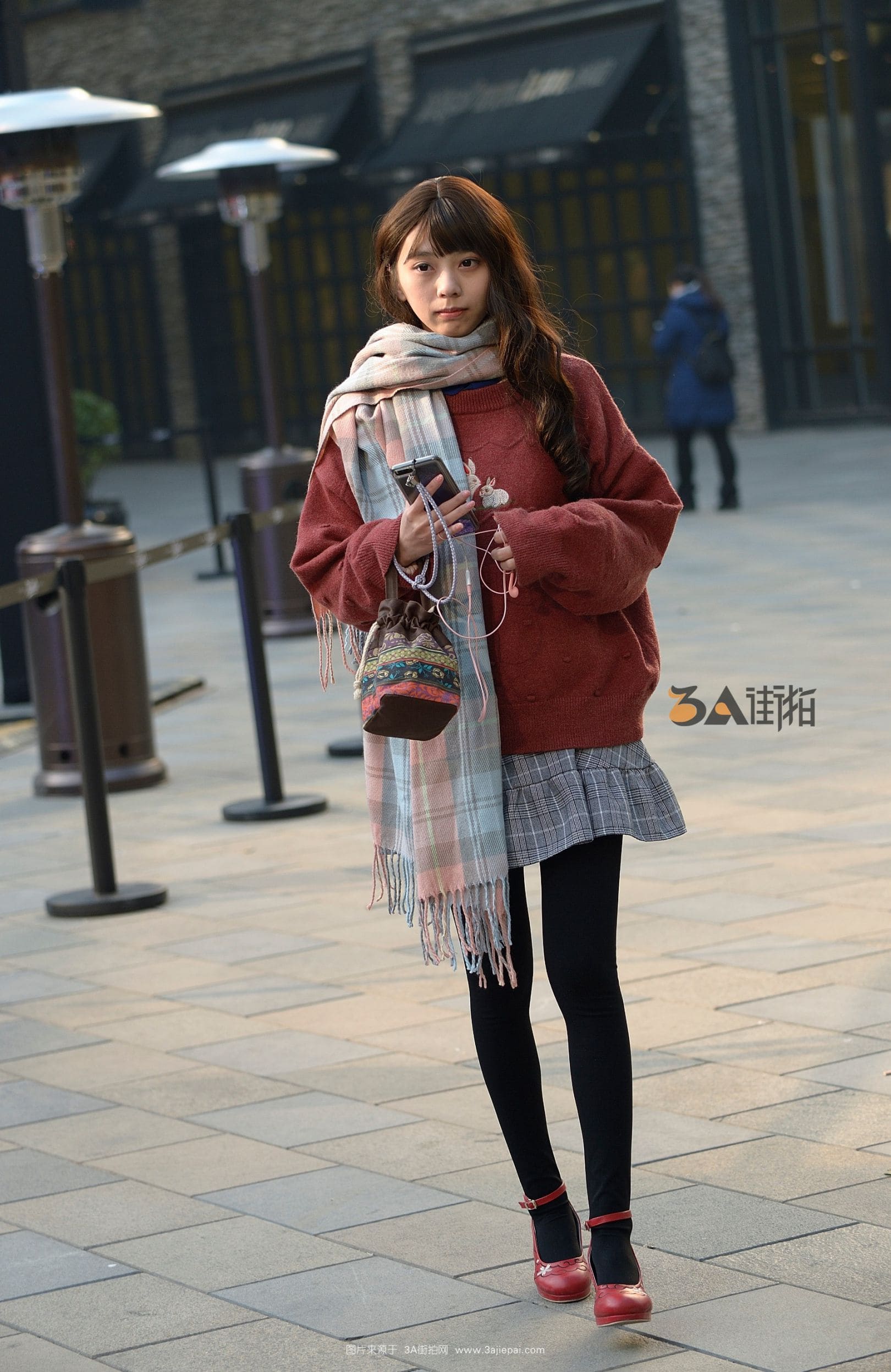 104444-ef3uoi4noti.jpg